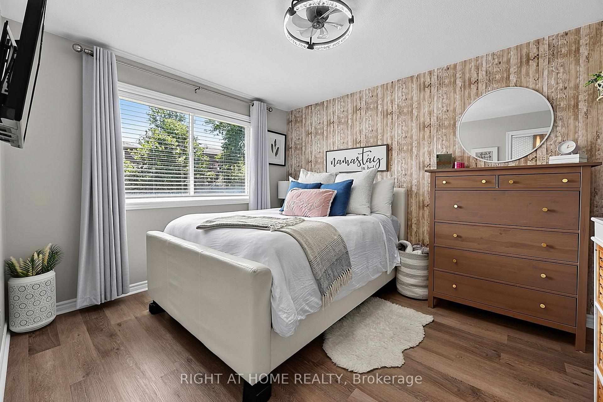 Photo 12 of 23 Osprey Ridge Road, Barrie, Little Lake — HOMEH