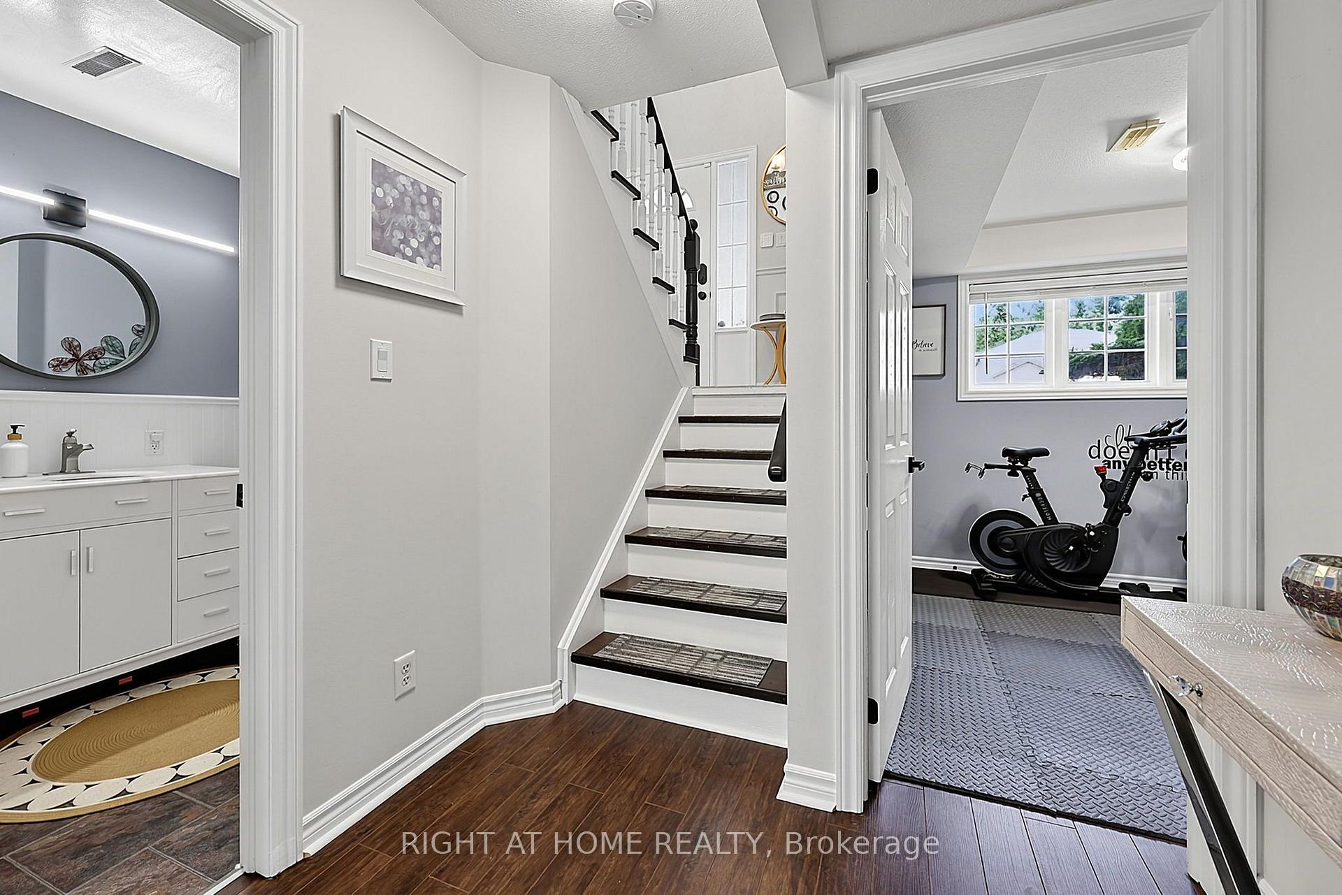 Photo 14 of 23 Osprey Ridge Road, Barrie, Little Lake — HOMEH