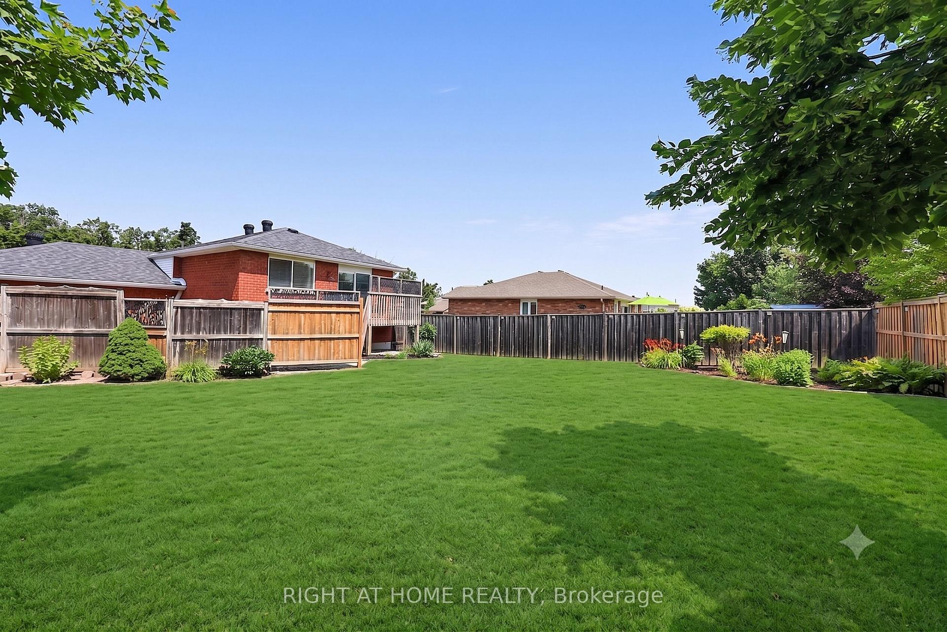 Photo 25 of 23 Osprey Ridge Road, Barrie, Little Lake — HOMEH