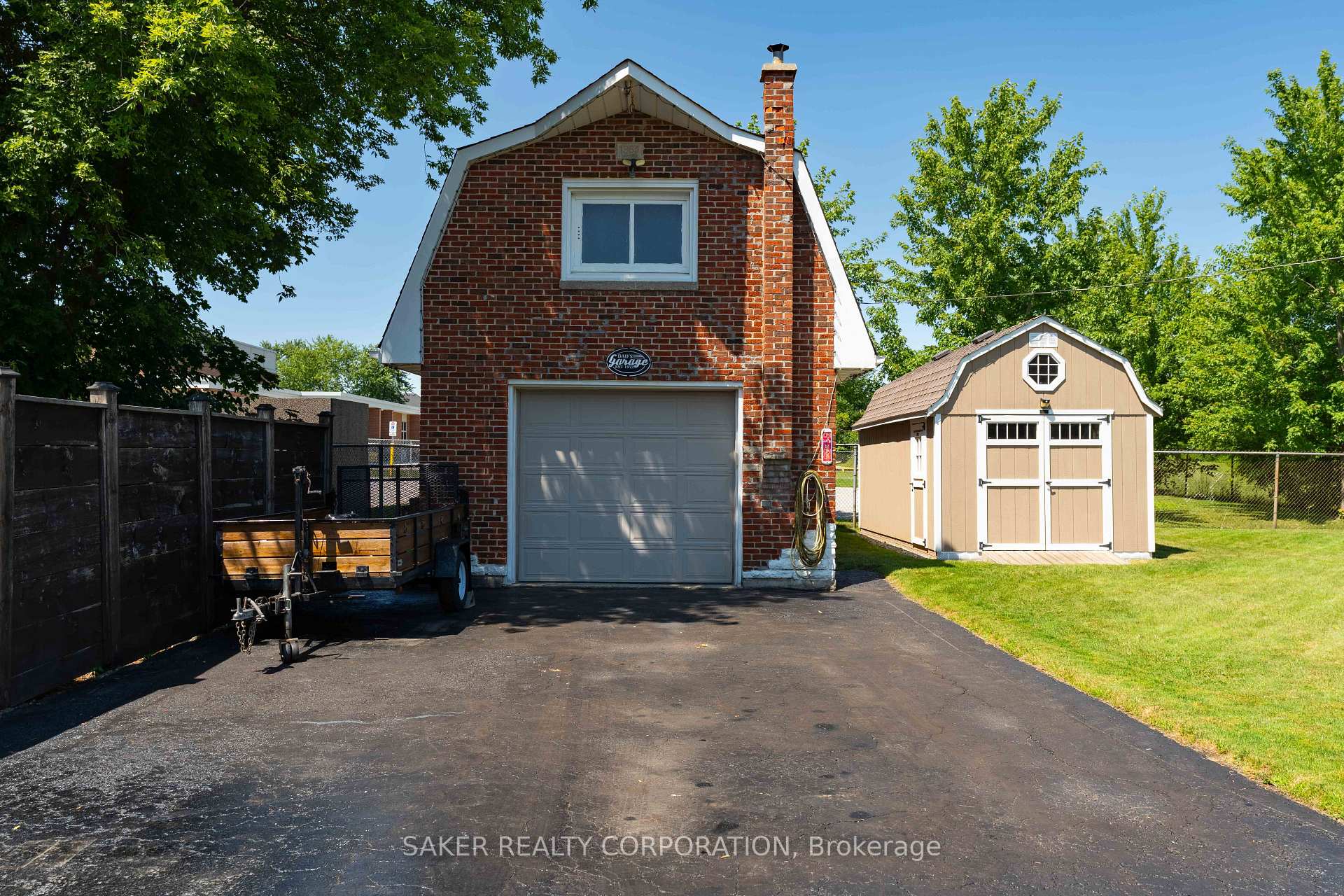 Photo 4 of 6770 James Street, London, South V — HOMEH