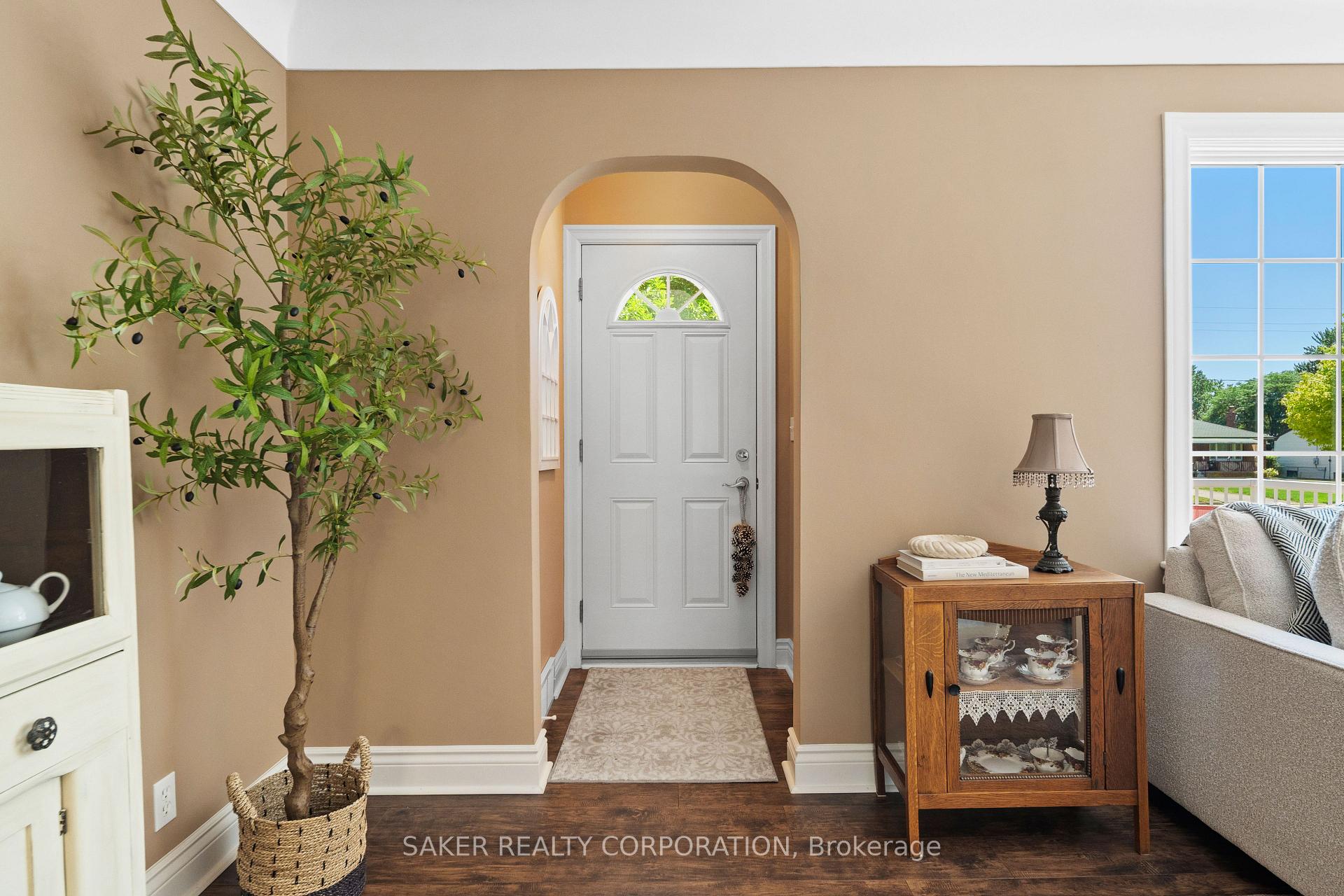 Photo 7 of 6770 James Street, London, South V — HOMEH
