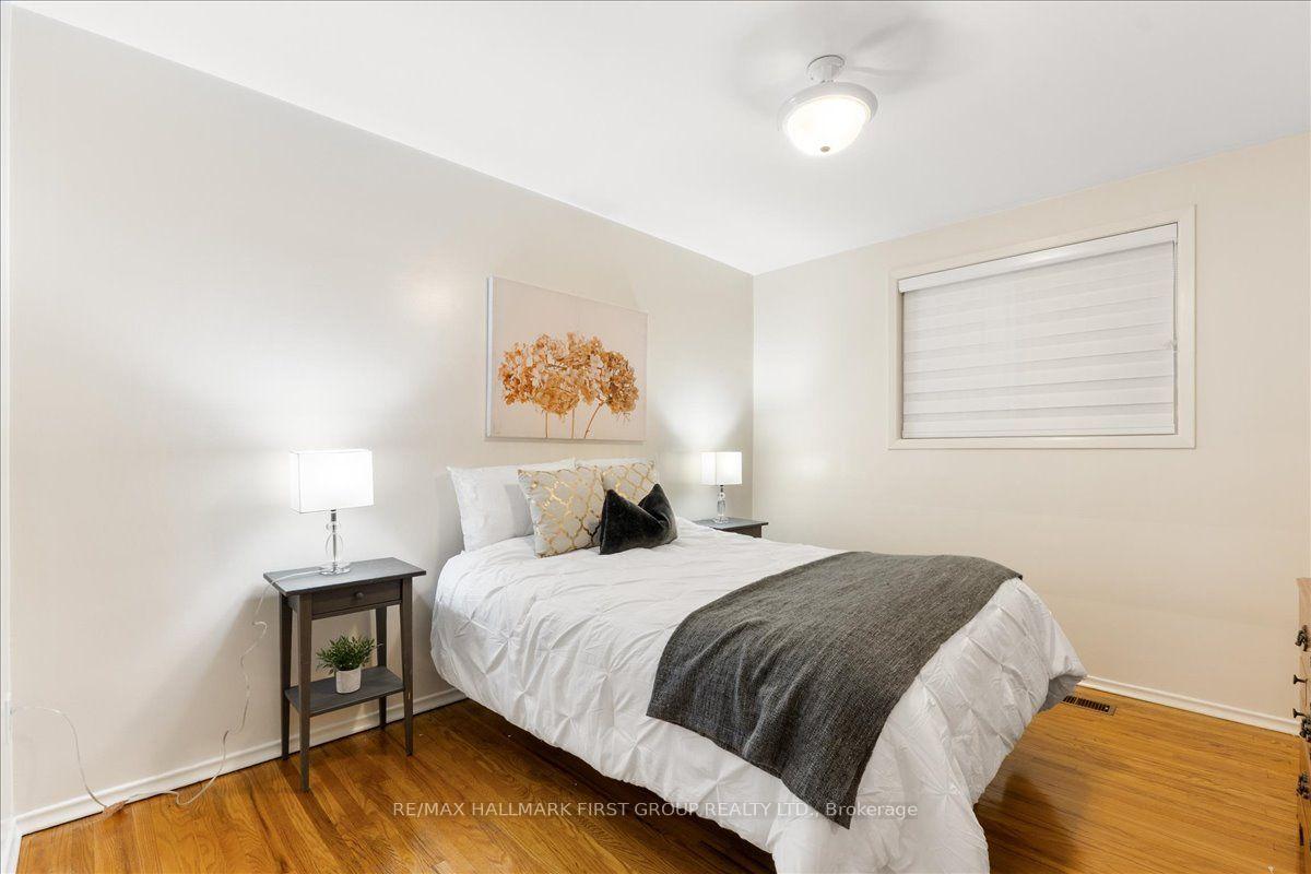 Photo 17 of 40 Cherrylawn Avenue, North York, Humber Summit — HOMEH
