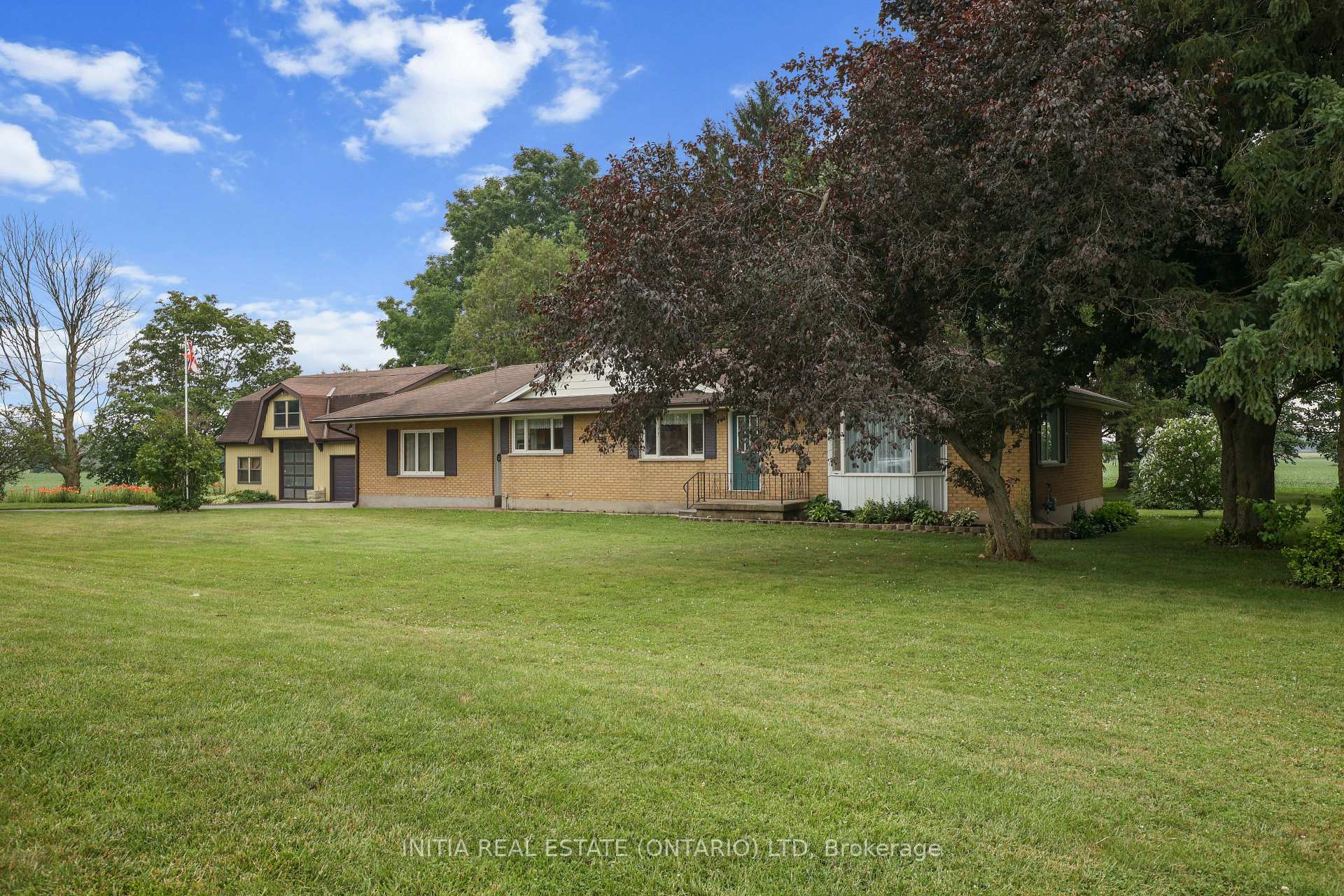 Photo 7 of 10395 Longwoods Road, Middlesex Centre, Rural Middlesex Centre — HOMEH