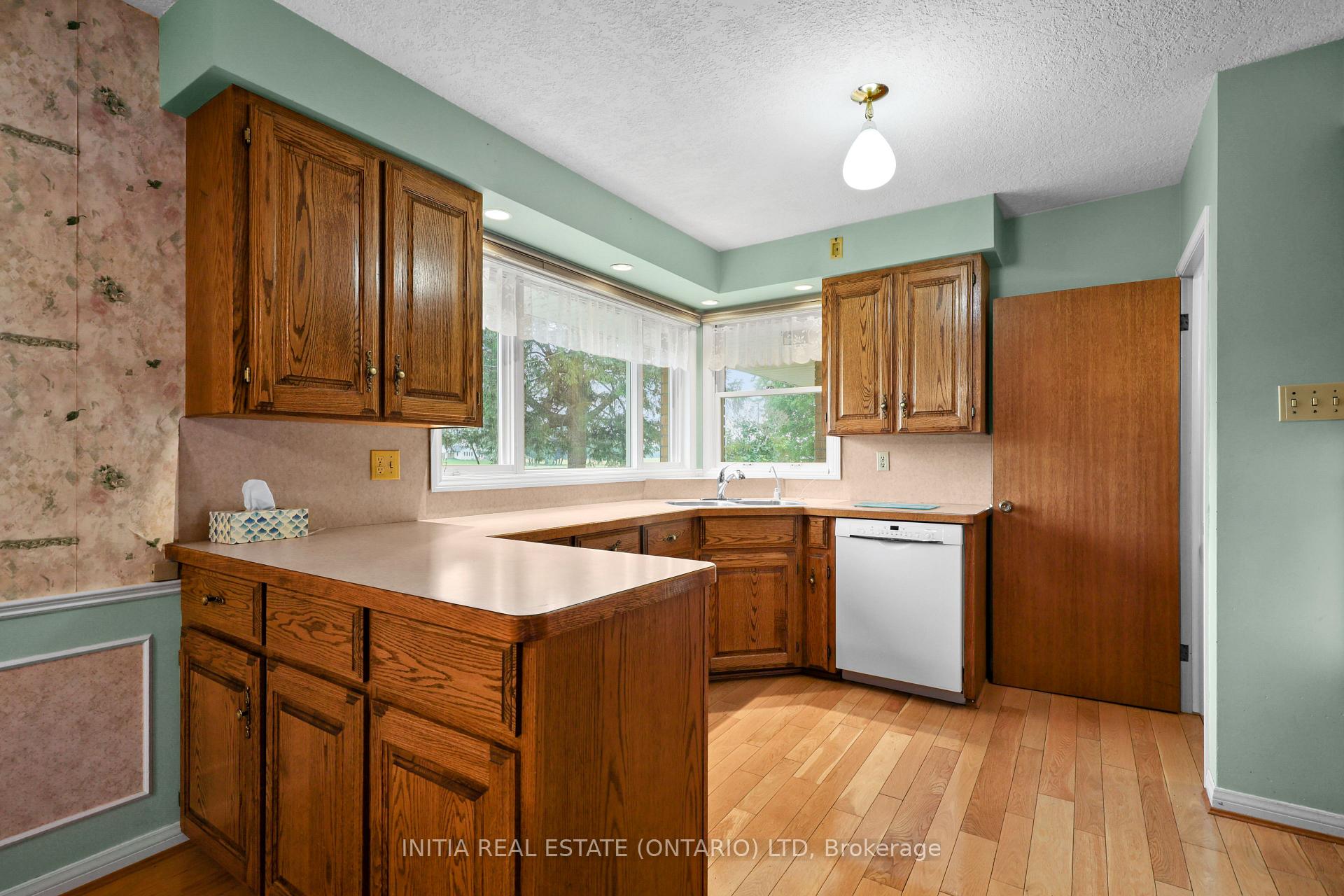 Photo 12 of 10395 Longwoods Road, Middlesex Centre, Rural Middlesex Centre — HOMEH