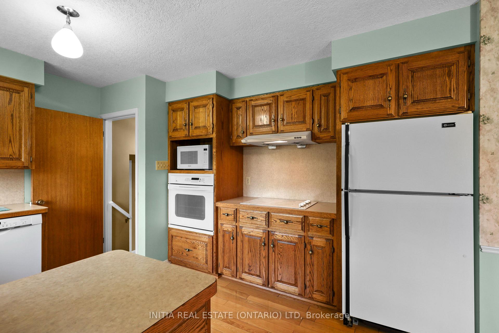 Photo 13 of 10395 Longwoods Road, Middlesex Centre, Rural Middlesex Centre — HOMEH