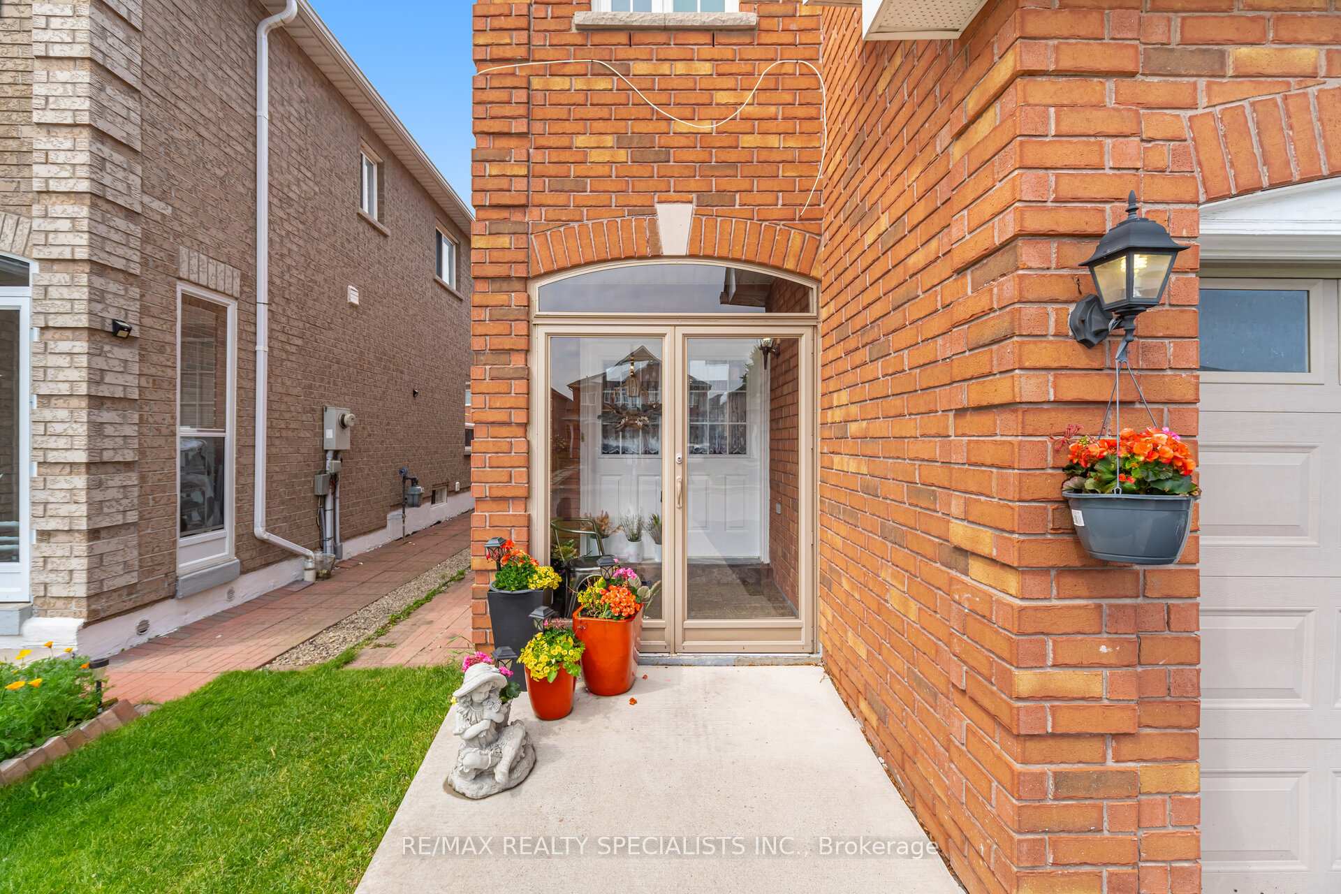 Photo 5 of 5642 Armando Avenue, Mississauga, East Credit — HOMEH