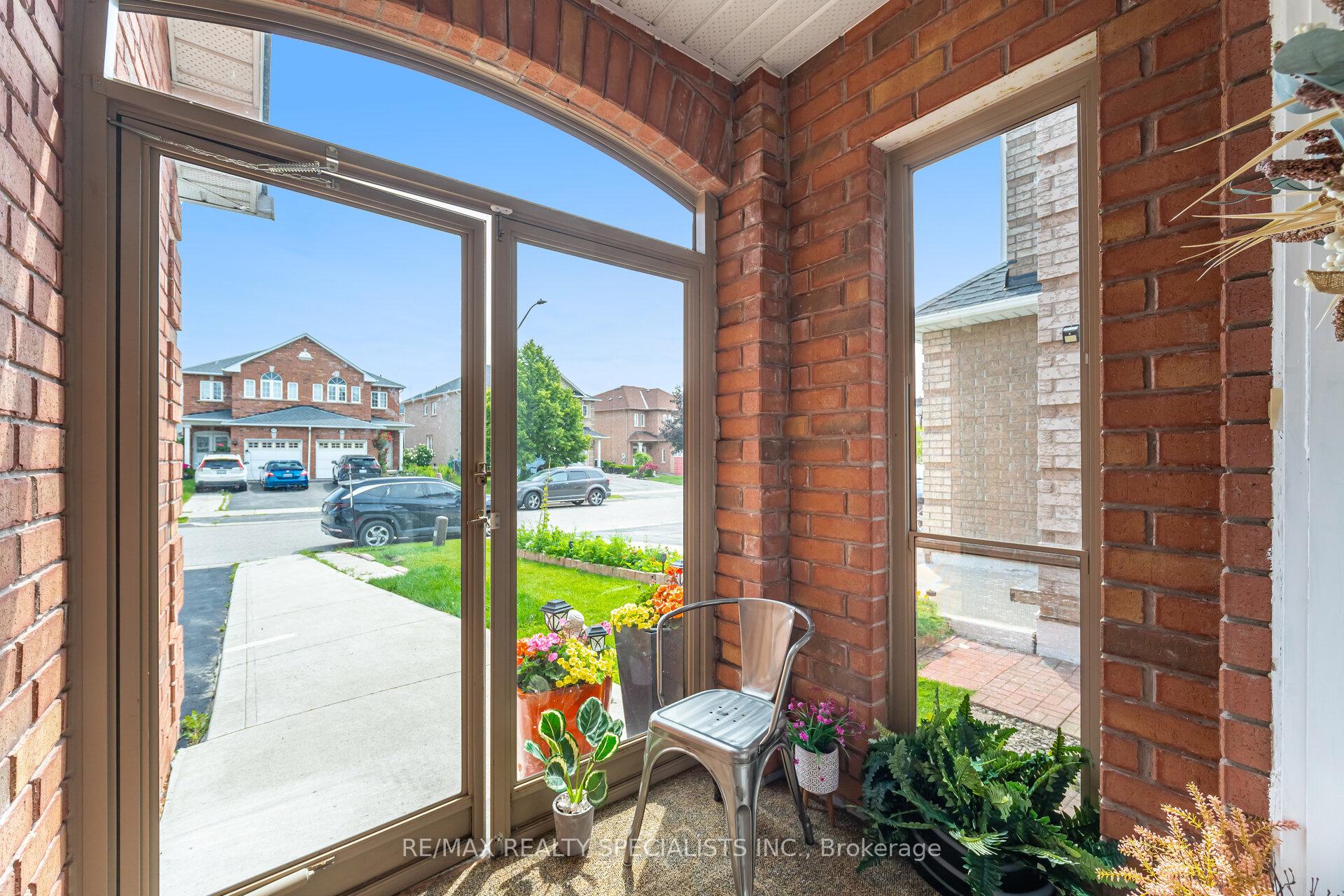 Photo 7 of 5642 Armando Avenue, Mississauga, East Credit — HOMEH