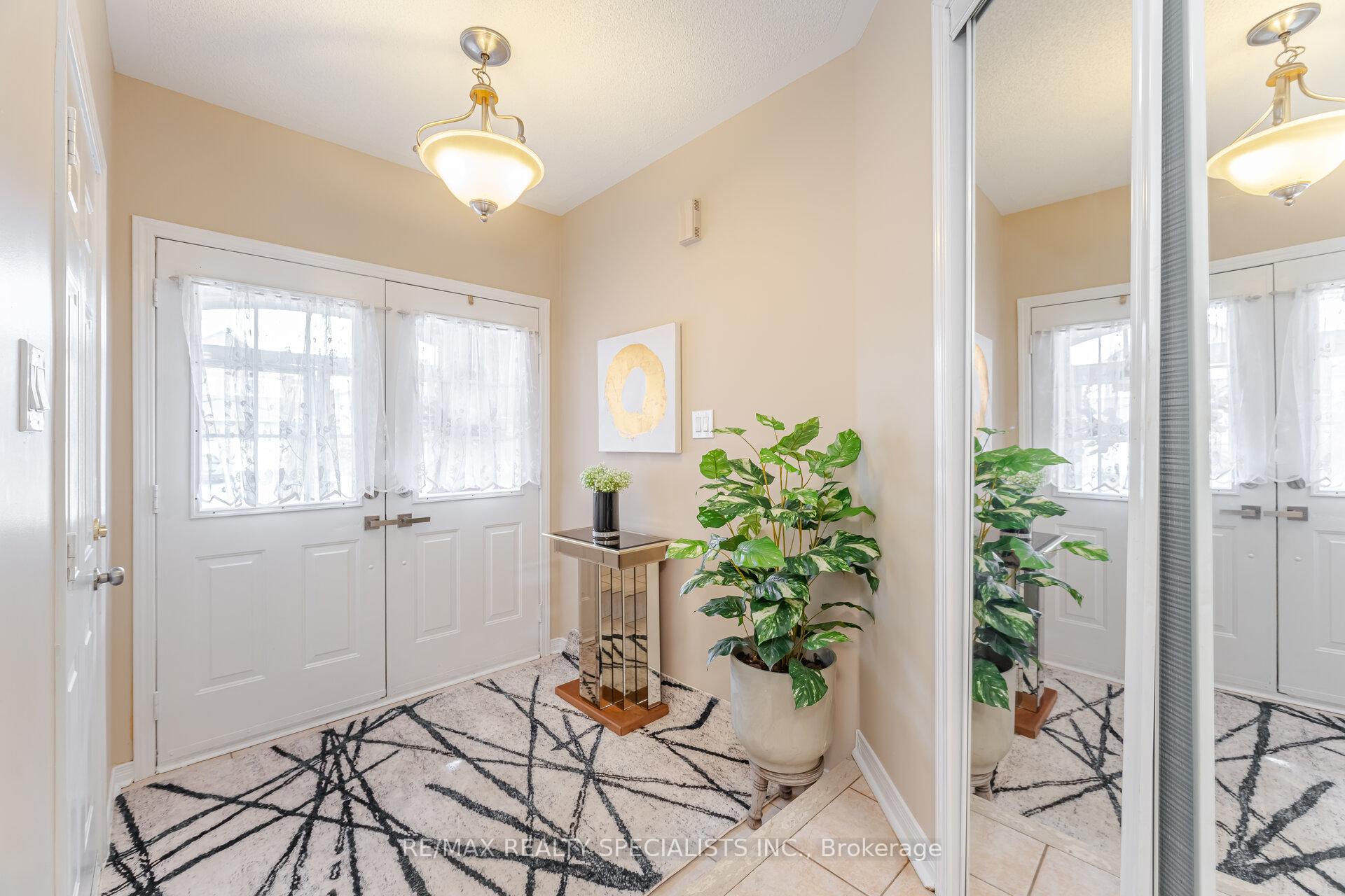 Photo 8 of 5642 Armando Avenue, Mississauga, East Credit — HOMEH