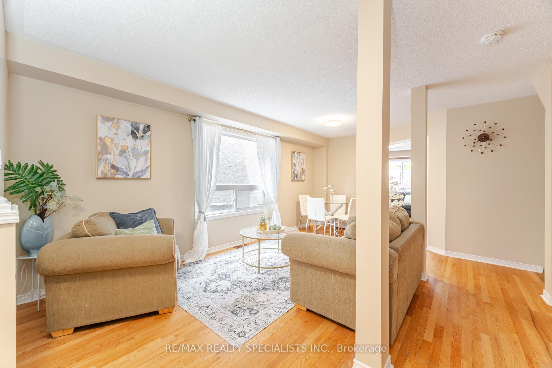Photo 11 of 5642 Armando Avenue, Mississauga, East Credit — HOMEH