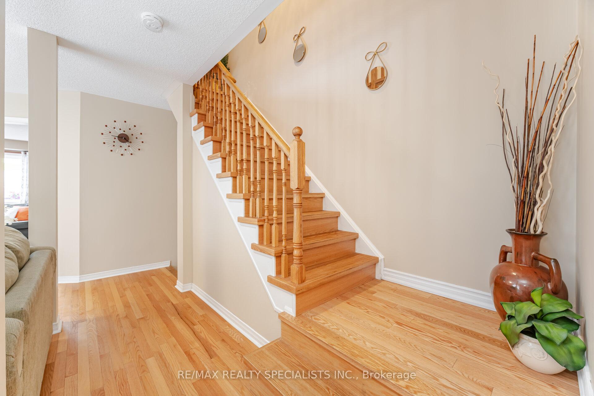 Photo 23 of 5642 Armando Avenue, Mississauga, East Credit — HOMEH