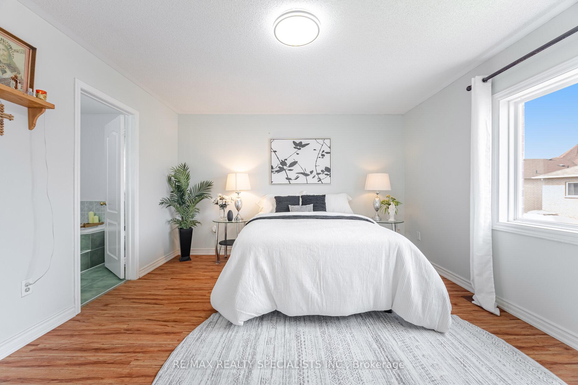 Photo 26 of 5642 Armando Avenue, Mississauga, East Credit — HOMEH