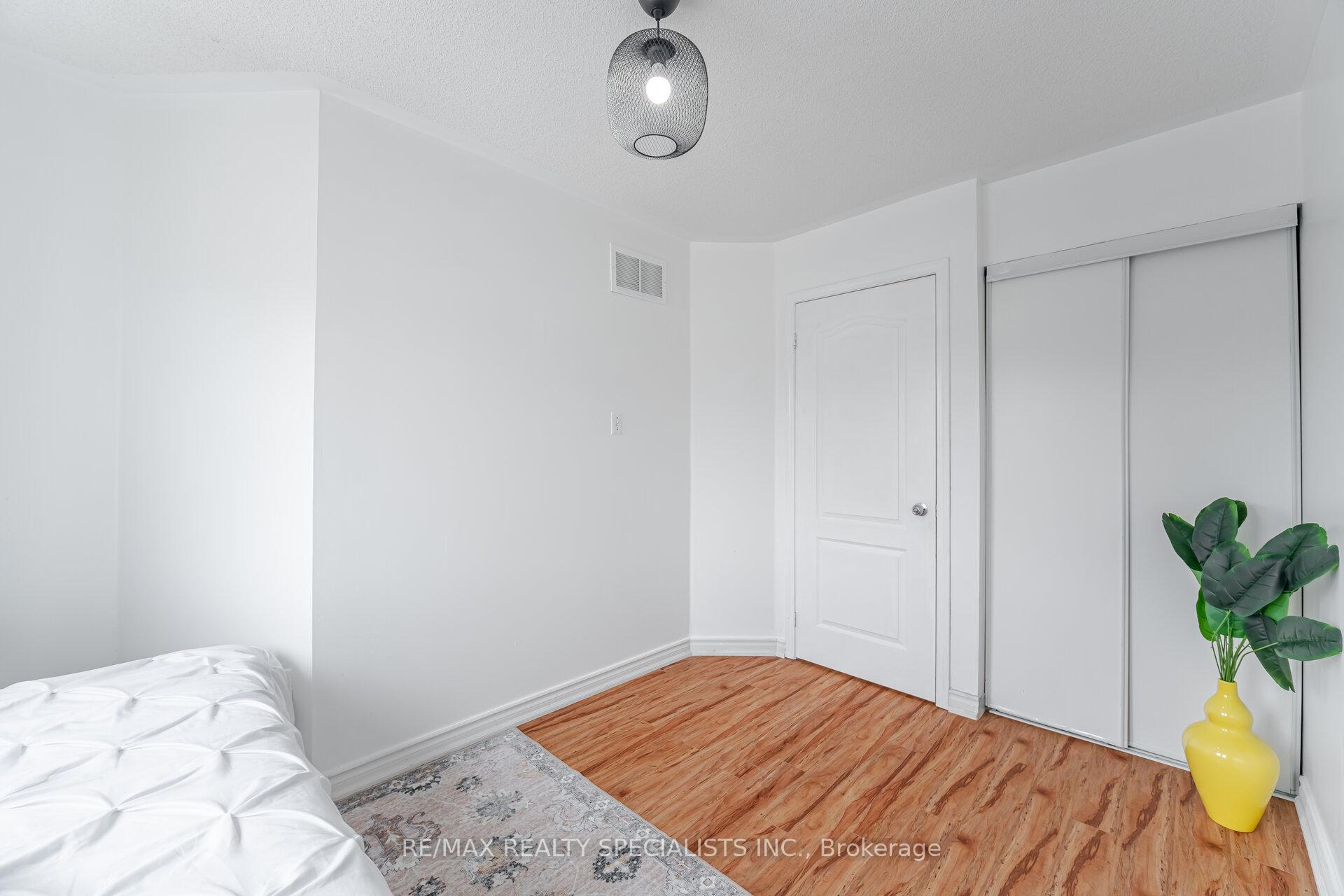 Photo 35 of 5642 Armando Avenue, Mississauga, East Credit — HOMEH