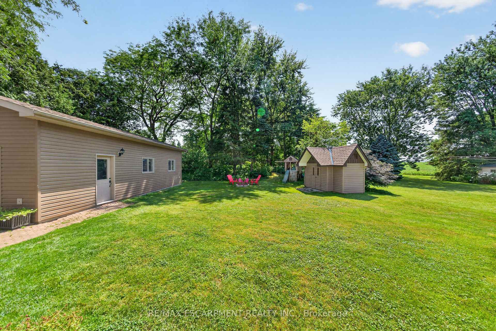 Photo 5 of 8399 Dickenson Road E, Hamilton, Mount Hope — HOMEH