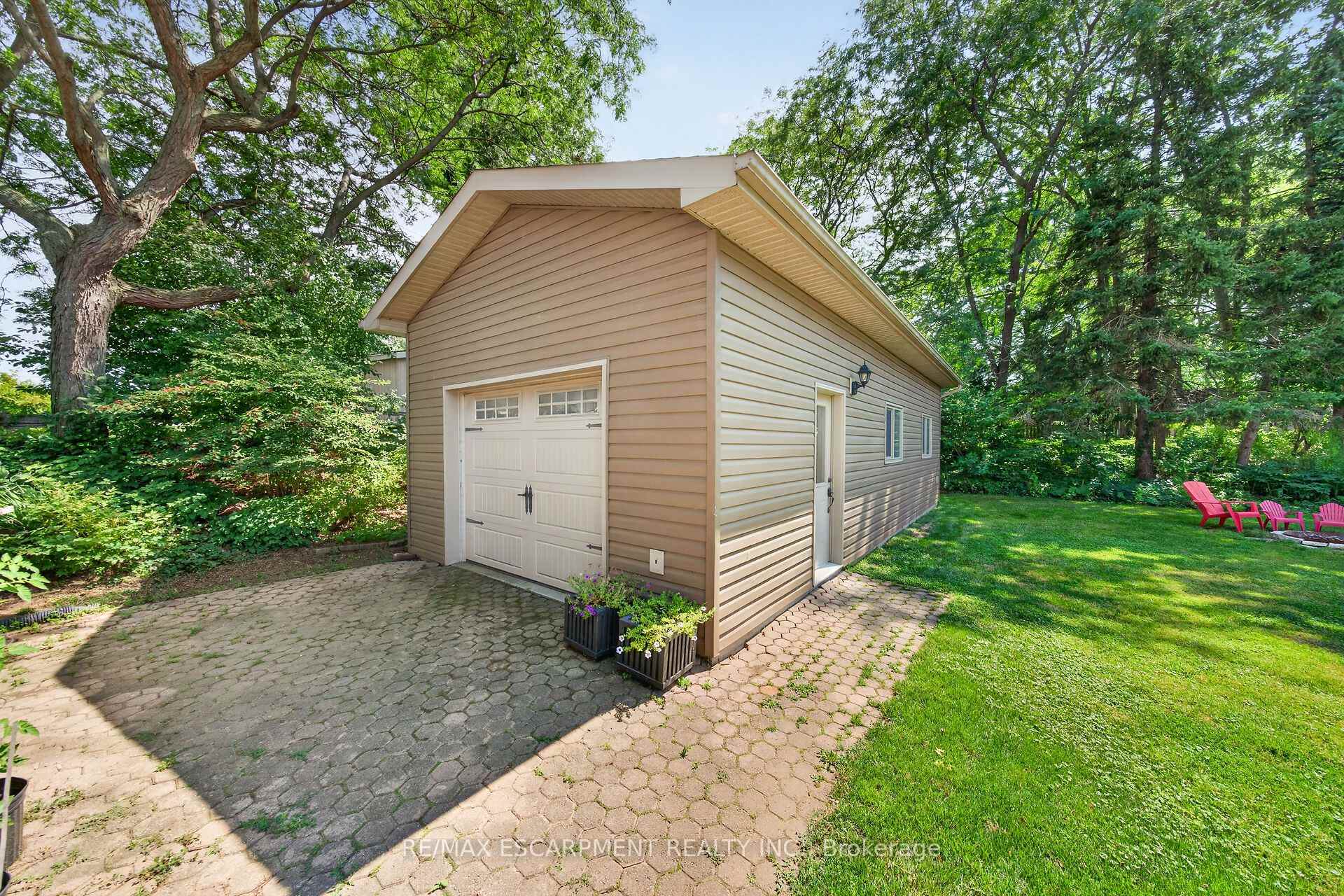 Photo 6 of 8399 Dickenson Road E, Hamilton, Mount Hope — HOMEH