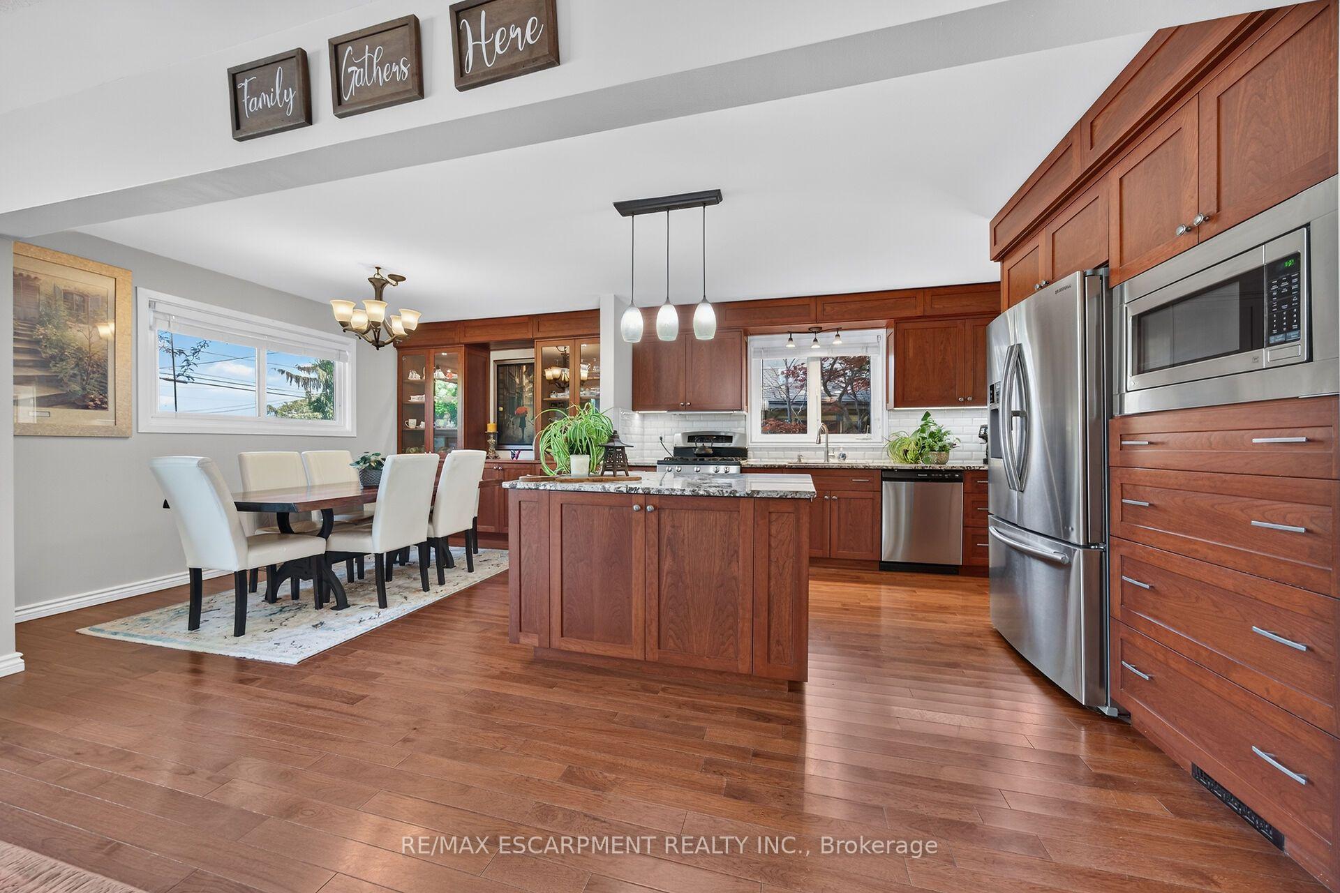 Photo 11 of 8399 Dickenson Road E, Hamilton, Mount Hope — HOMEH