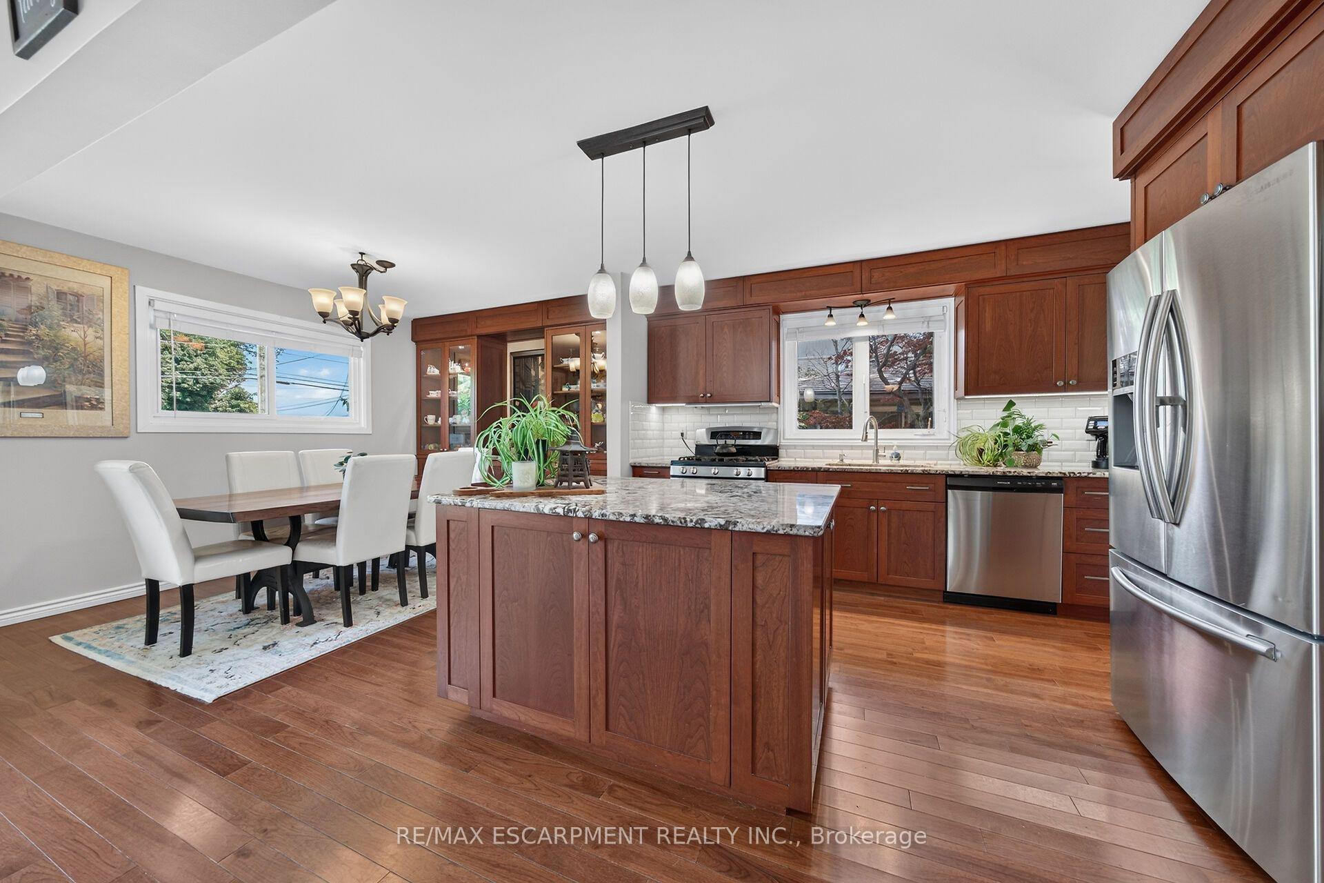Photo 12 of 8399 Dickenson Road E, Hamilton, Mount Hope — HOMEH