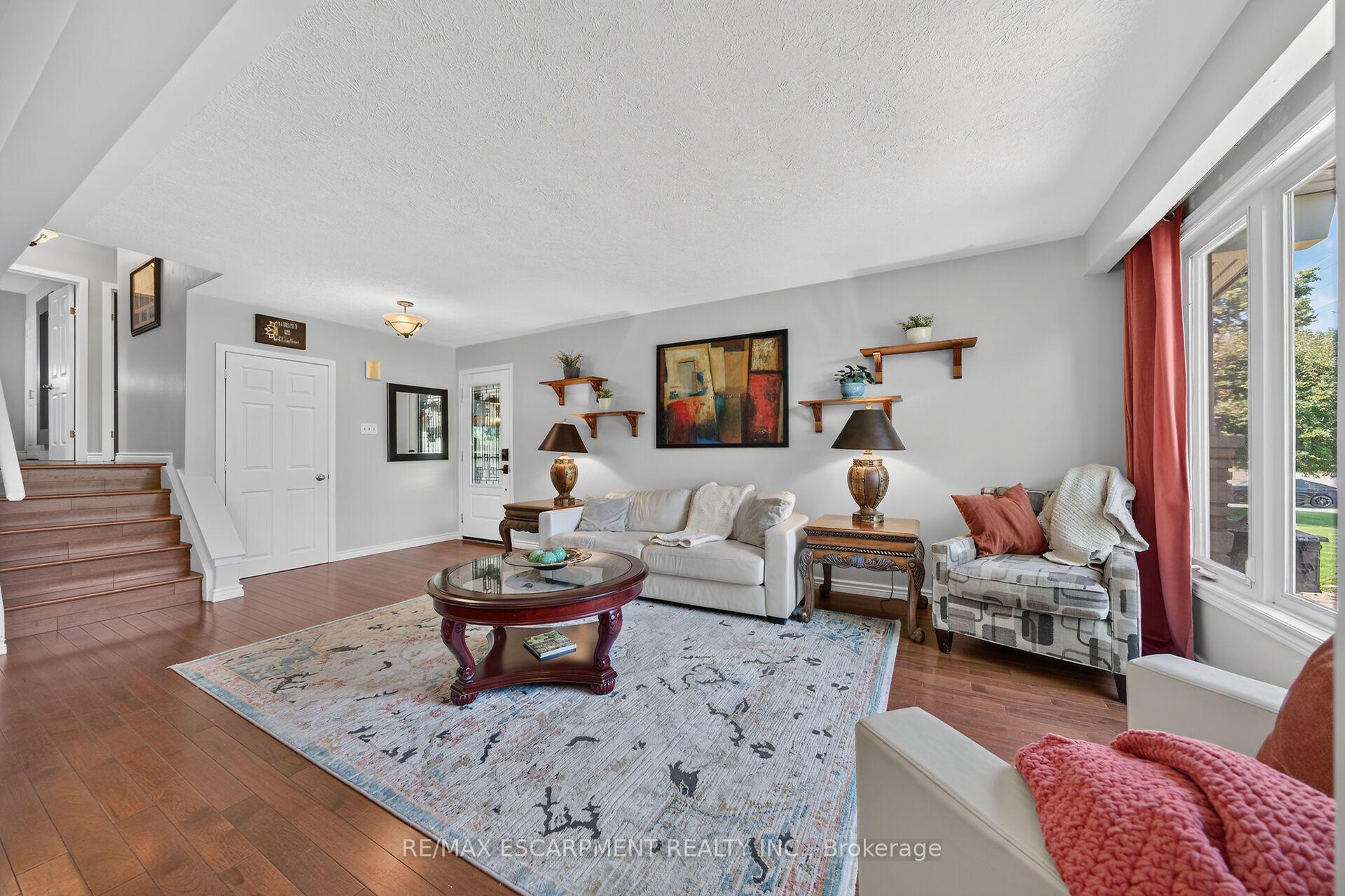 Photo 19 of 8399 Dickenson Road E, Hamilton, Mount Hope — HOMEH