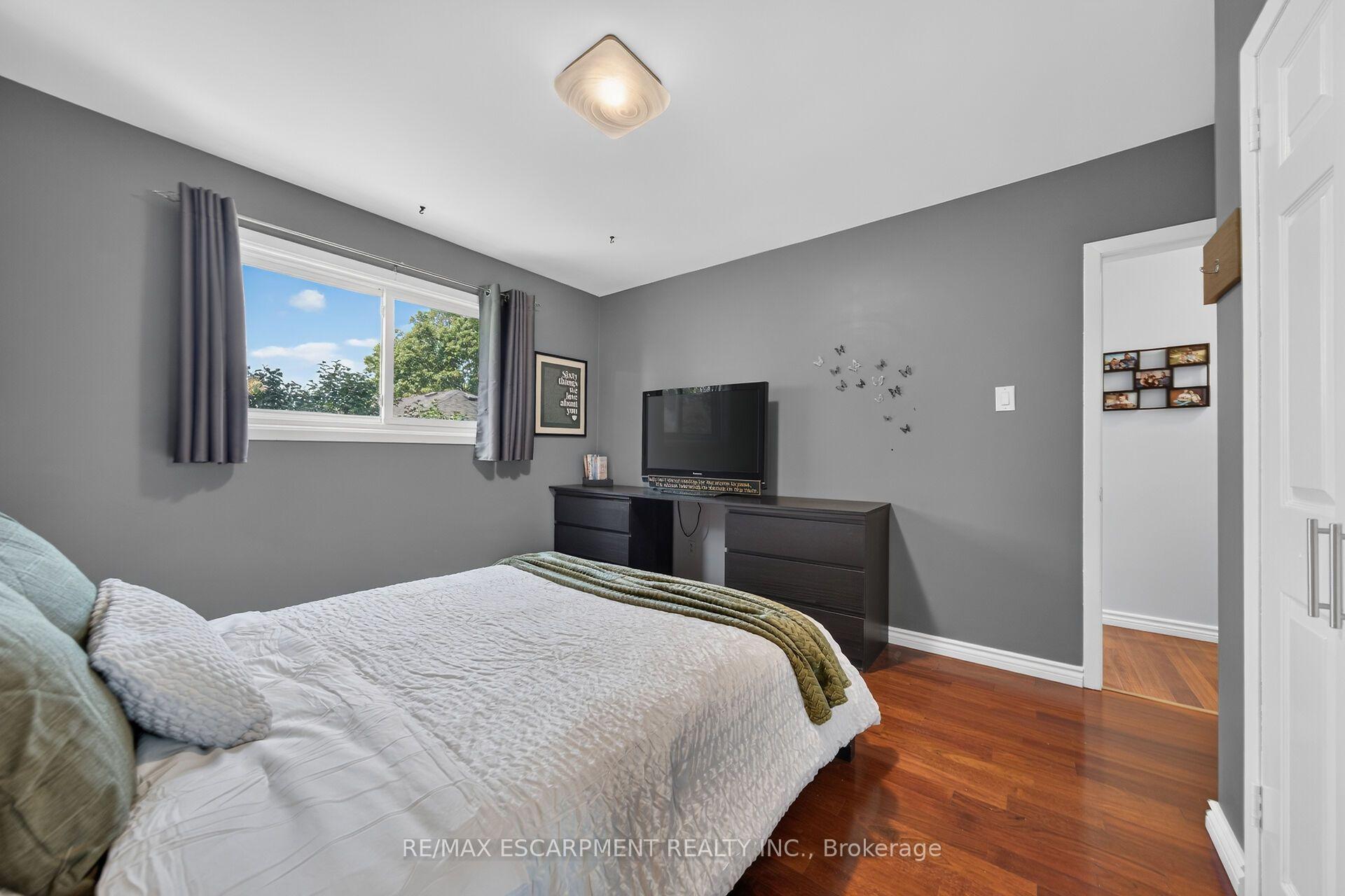 Photo 23 of 8399 Dickenson Road E, Hamilton, Mount Hope — HOMEH