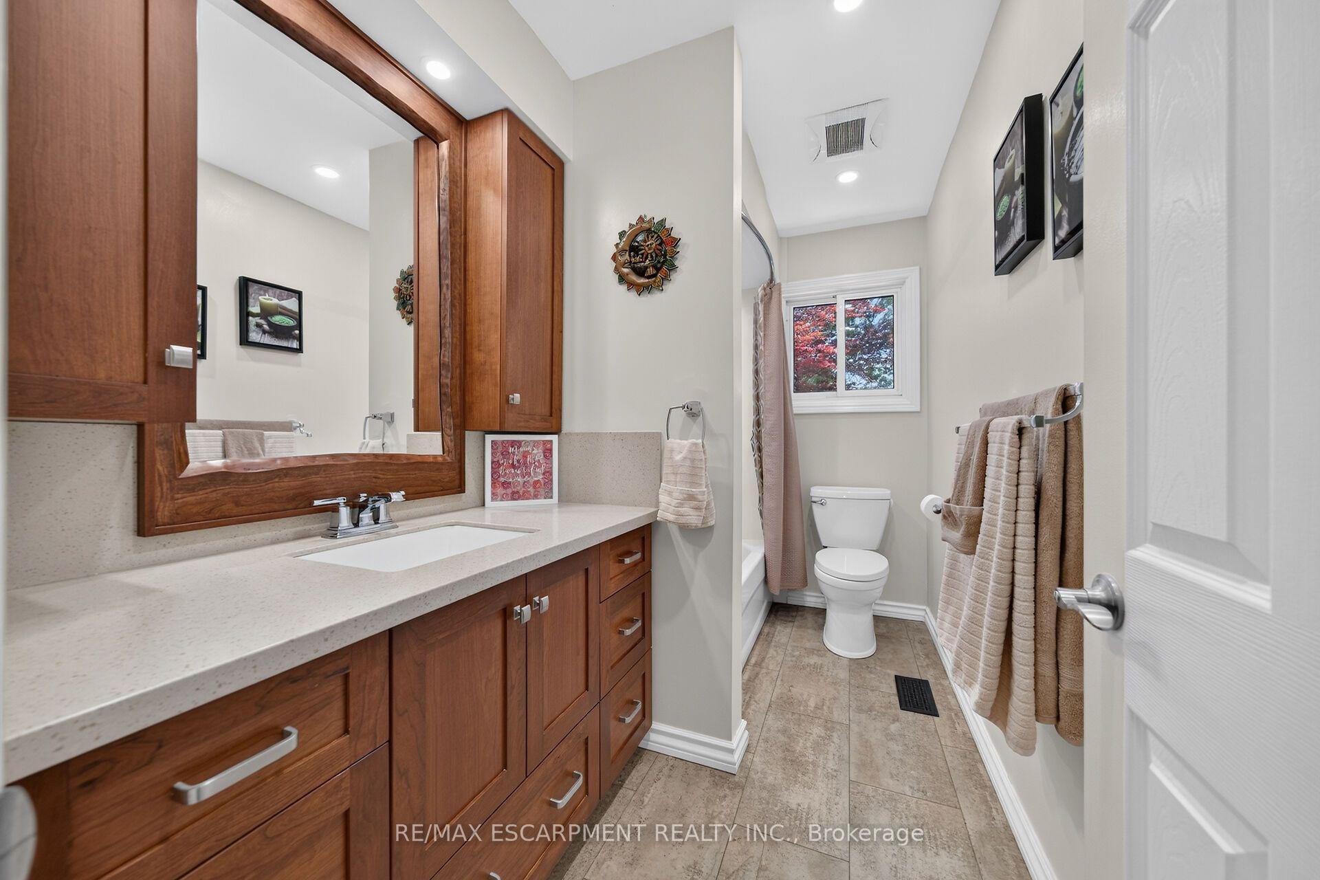Photo 24 of 8399 Dickenson Road E, Hamilton, Mount Hope — HOMEH