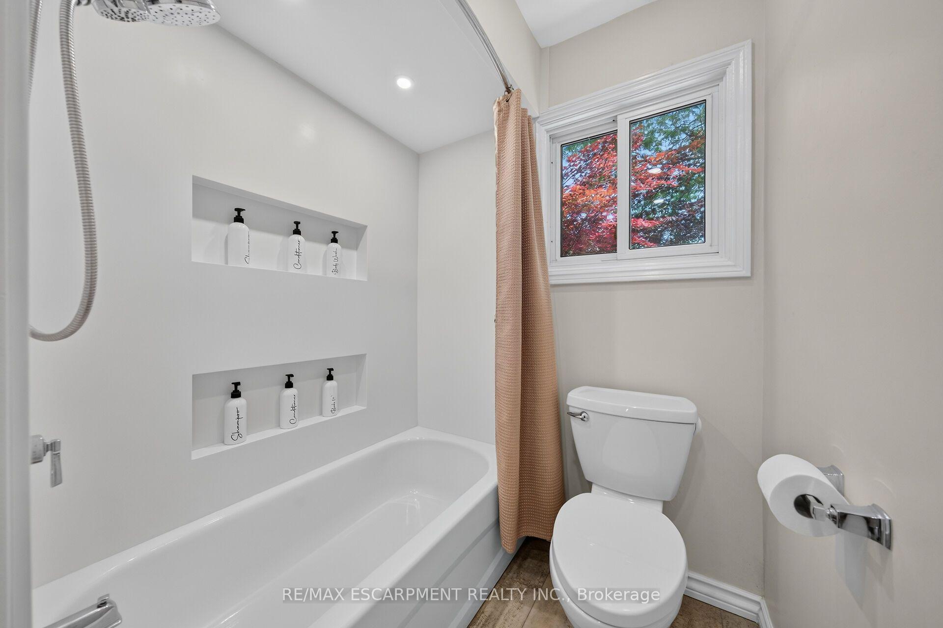 Photo 25 of 8399 Dickenson Road E, Hamilton, Mount Hope — HOMEH