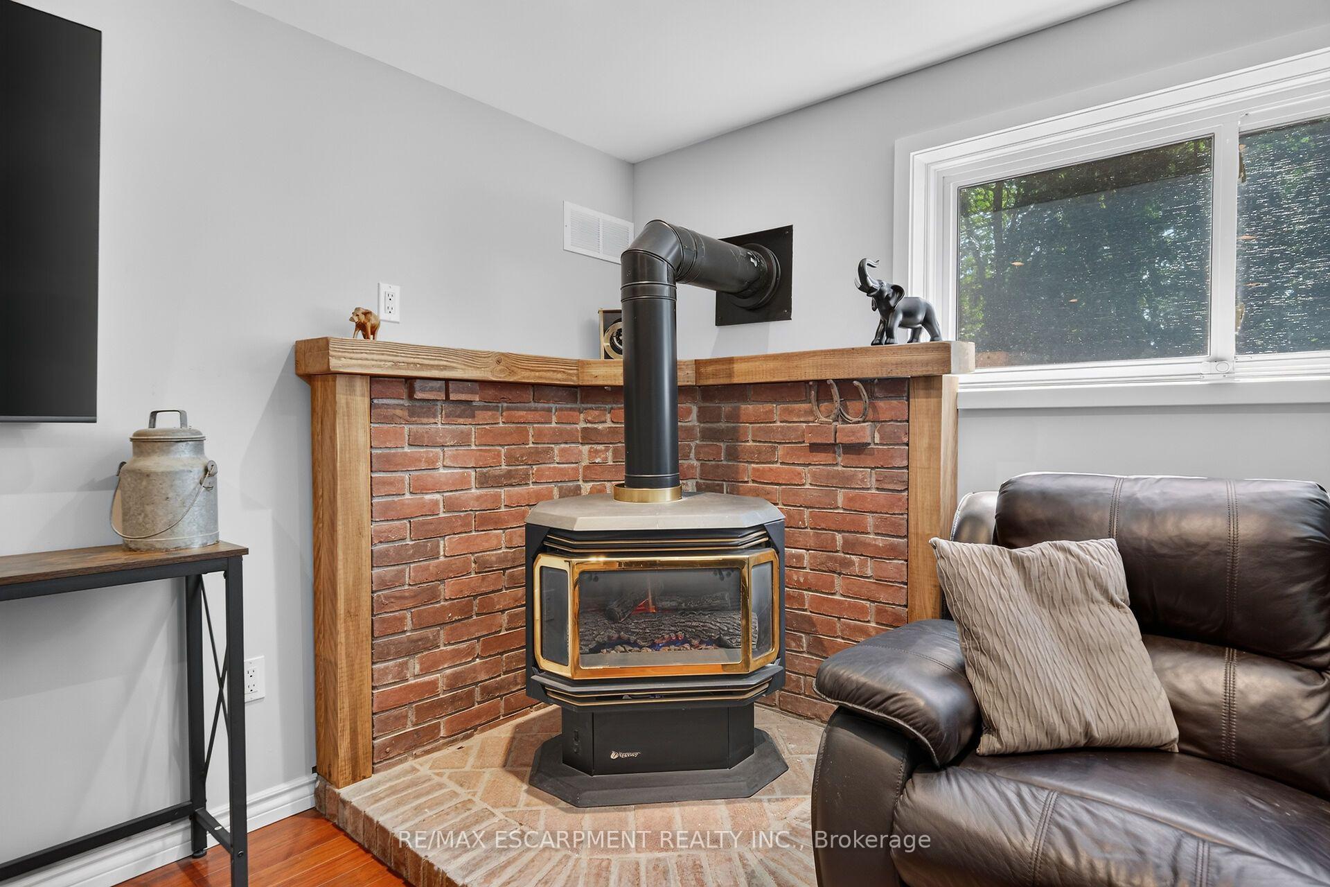 Photo 33 of 8399 Dickenson Road E, Hamilton, Mount Hope — HOMEH