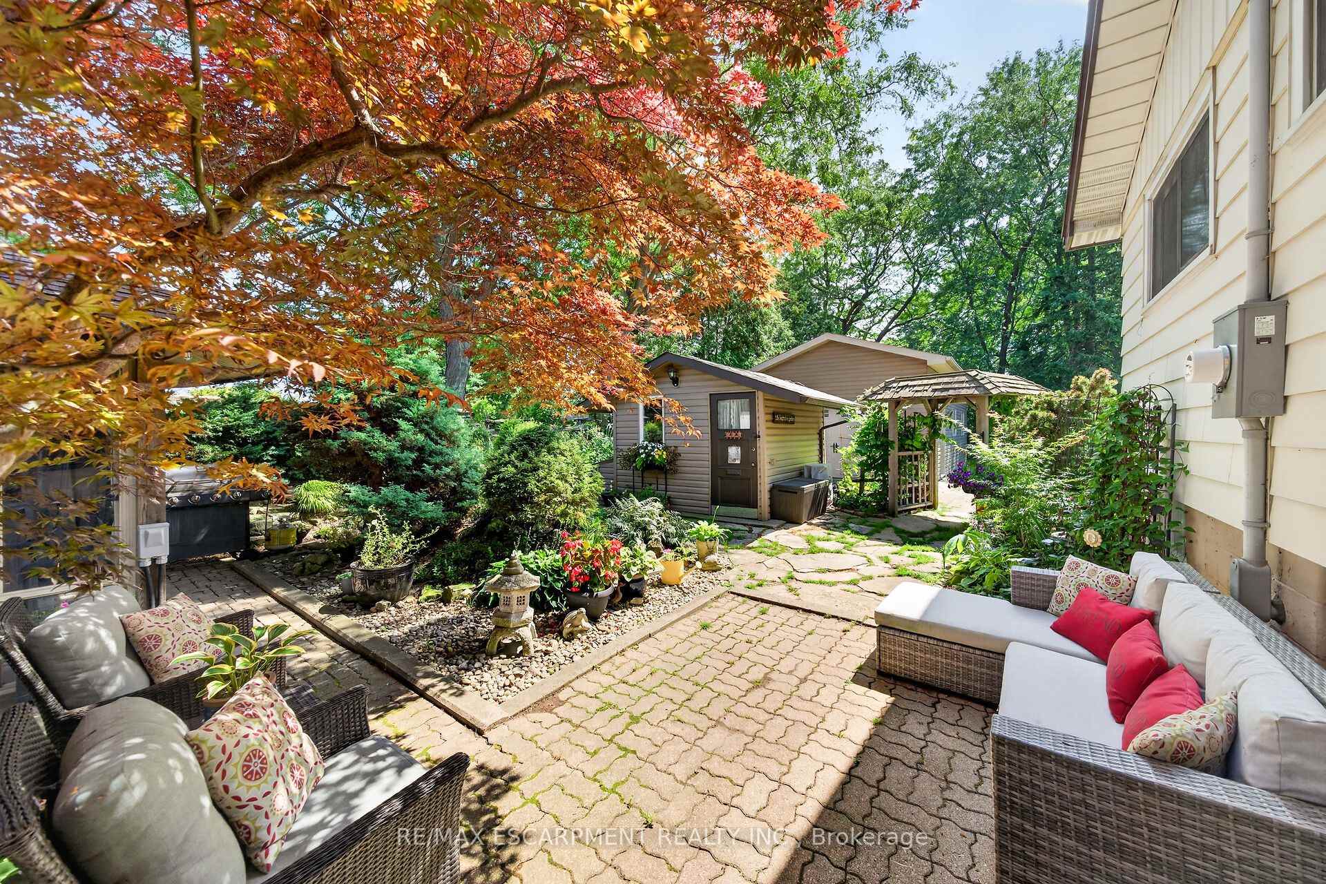 Photo 40 of 8399 Dickenson Road E, Hamilton, Mount Hope — HOMEH