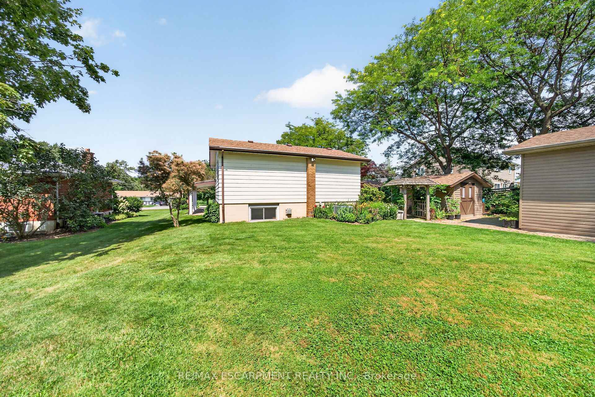 Photo 48 of 8399 Dickenson Road E, Hamilton, Mount Hope — HOMEH
