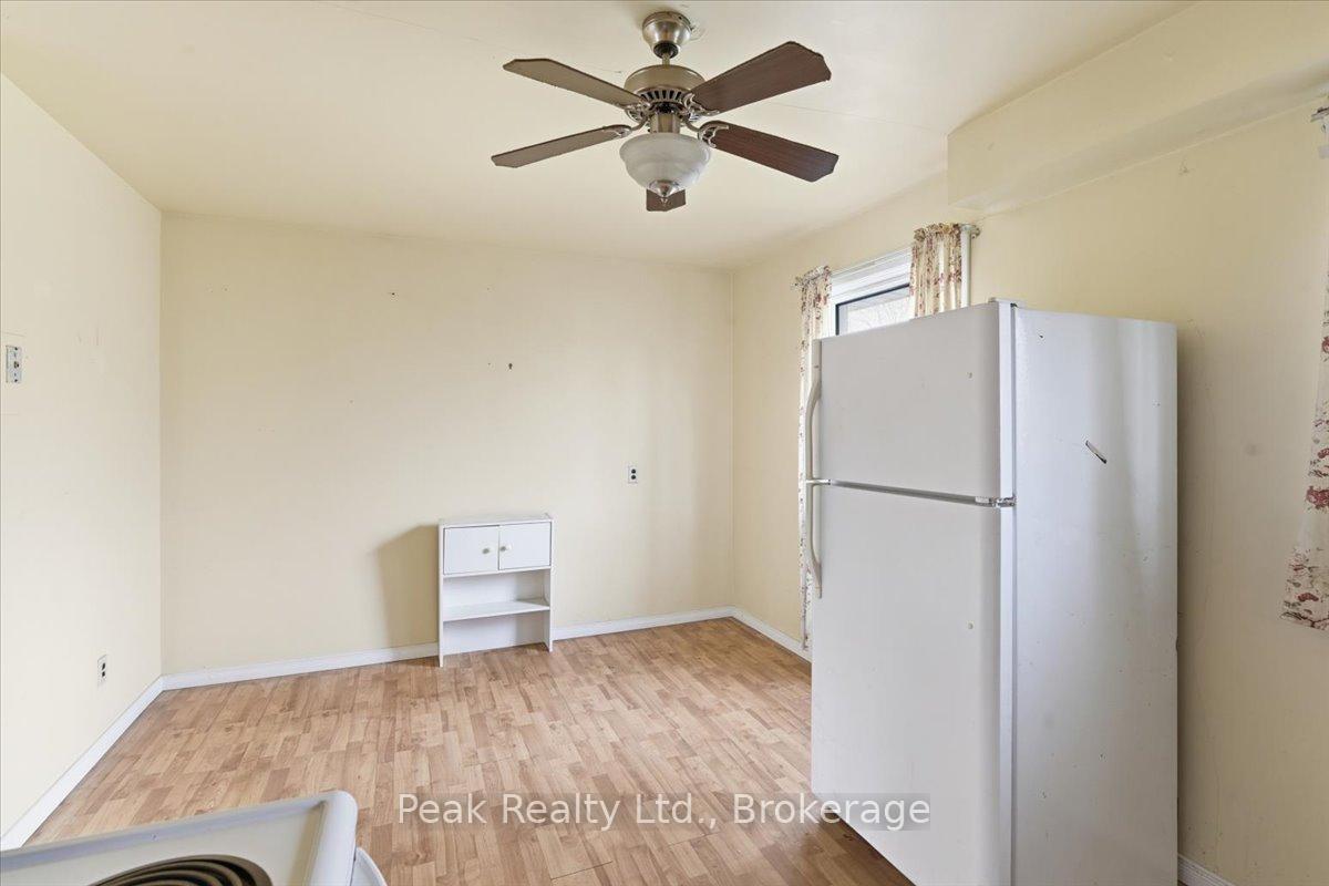 Photo 13 of 644 Perry Crescent, Oshawa, Vanier — HOMEH