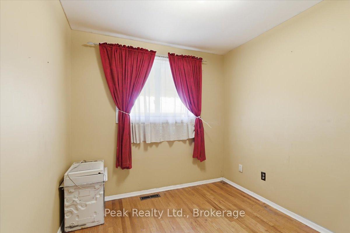 Photo 22 of 644 Perry Crescent, Oshawa, Vanier — HOMEH
