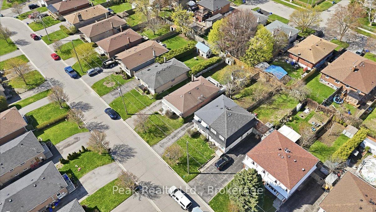 Photo 34 of 644 Perry Crescent, Oshawa, Vanier — HOMEH
