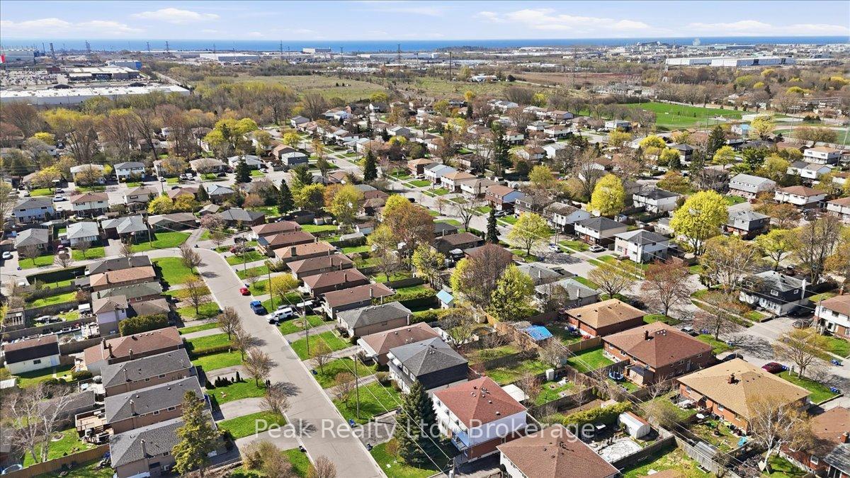 Photo 36 of 644 Perry Crescent, Oshawa, Vanier — HOMEH