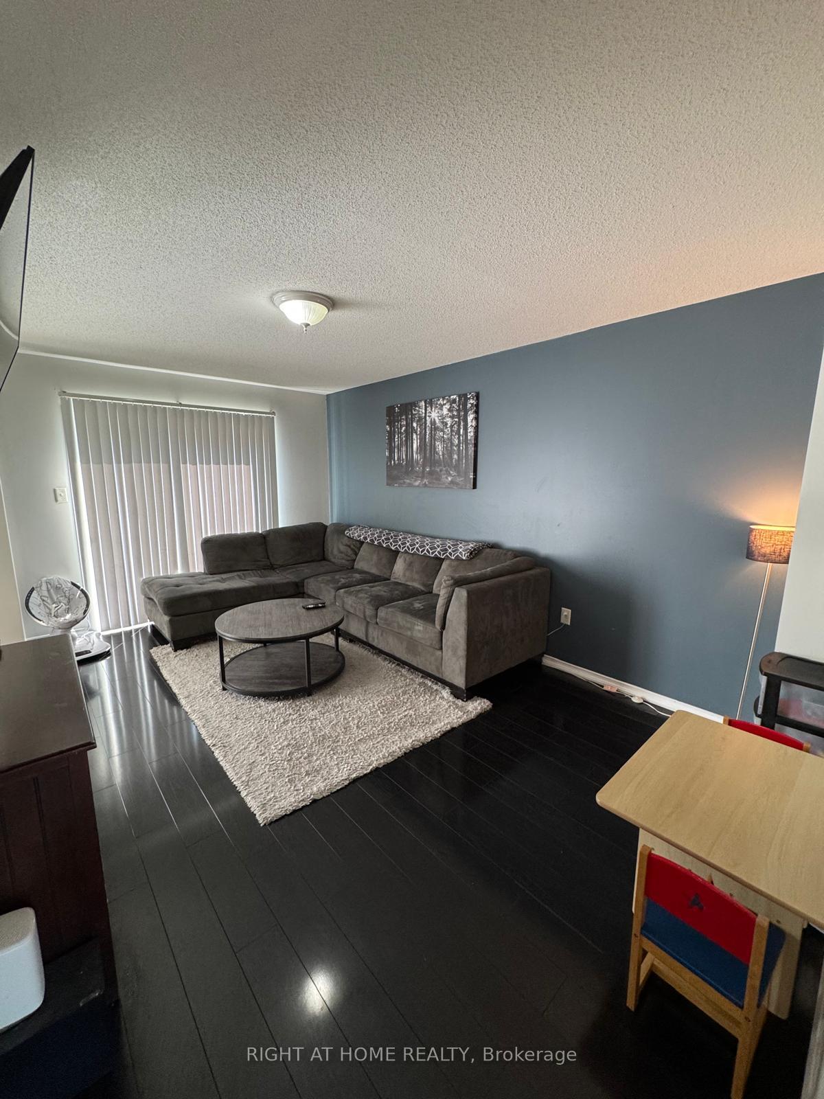 Photo 7 of 20 Courtney Crescent, Barrie, Painswick South — HOMEH