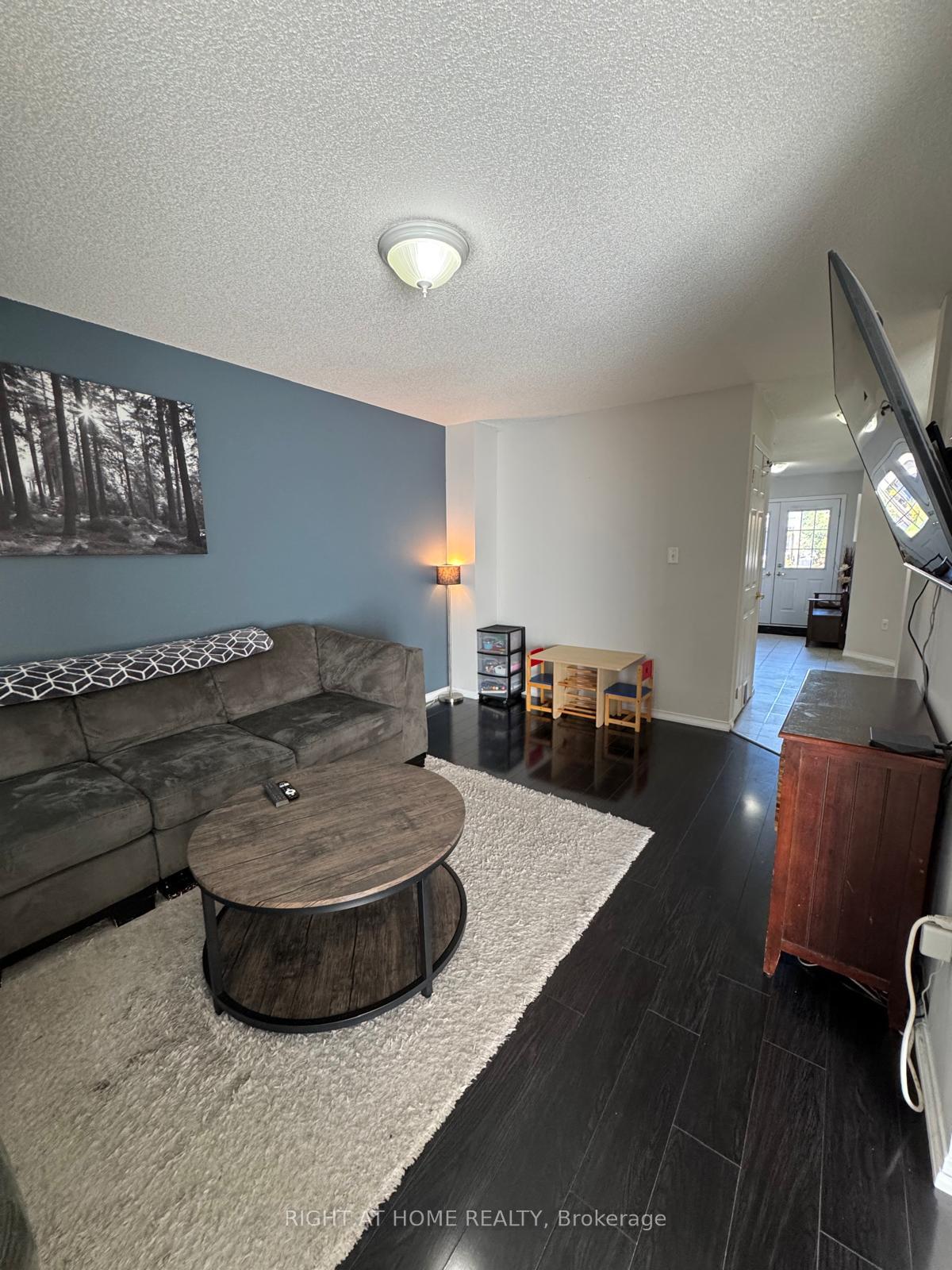 Photo 15 of 20 Courtney Crescent, Barrie, Painswick South — HOMEH