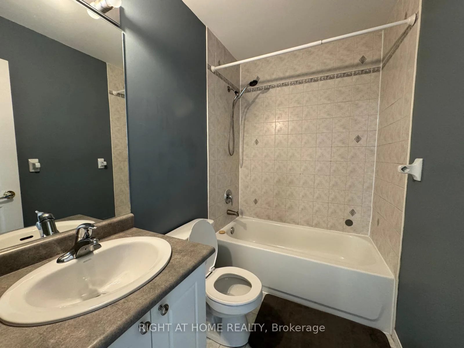Photo 30 of 20 Courtney Crescent, Barrie, Painswick South — HOMEH