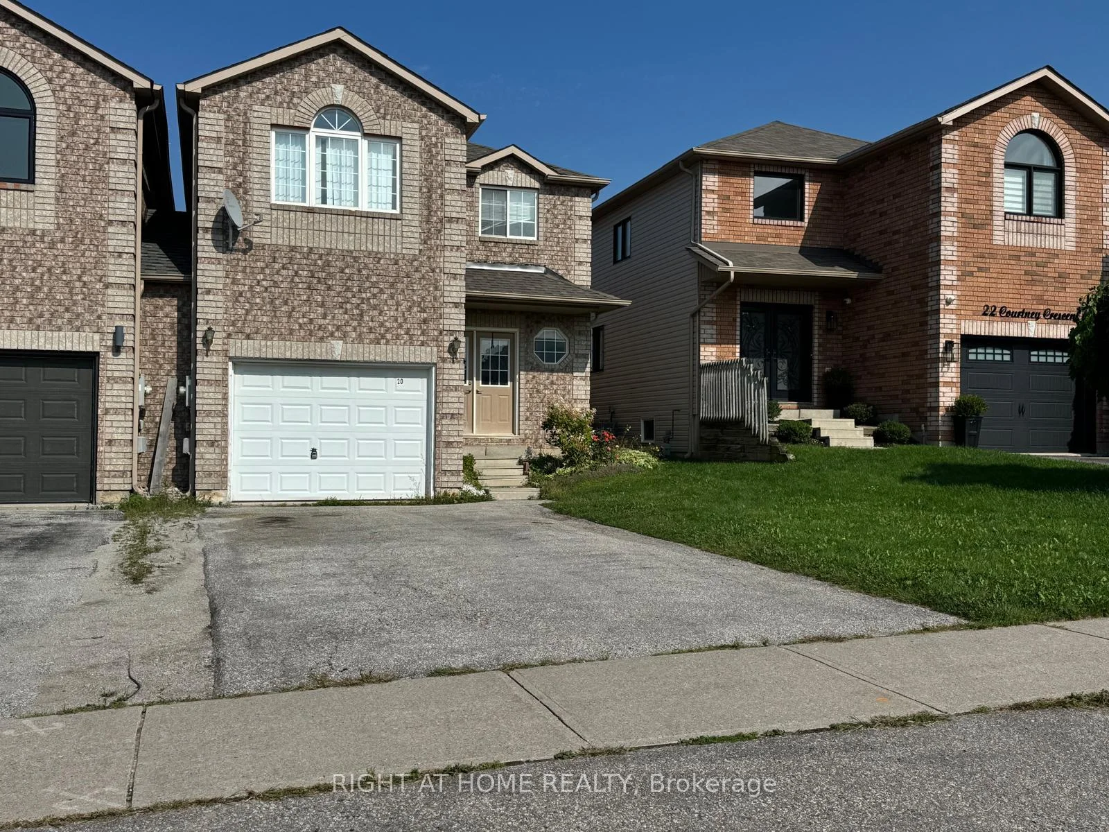 Photo 42 of 20 Courtney Crescent, Barrie, Painswick South — HOMEH