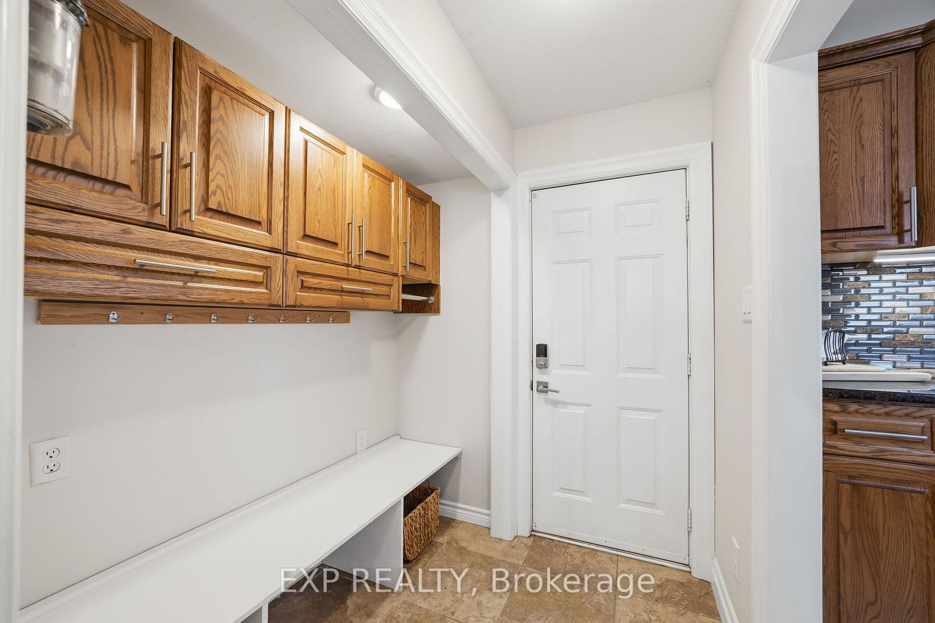 Photo 14 of 197 Gibson Crescent, Lucan Biddulph, Lucan — HOMEH