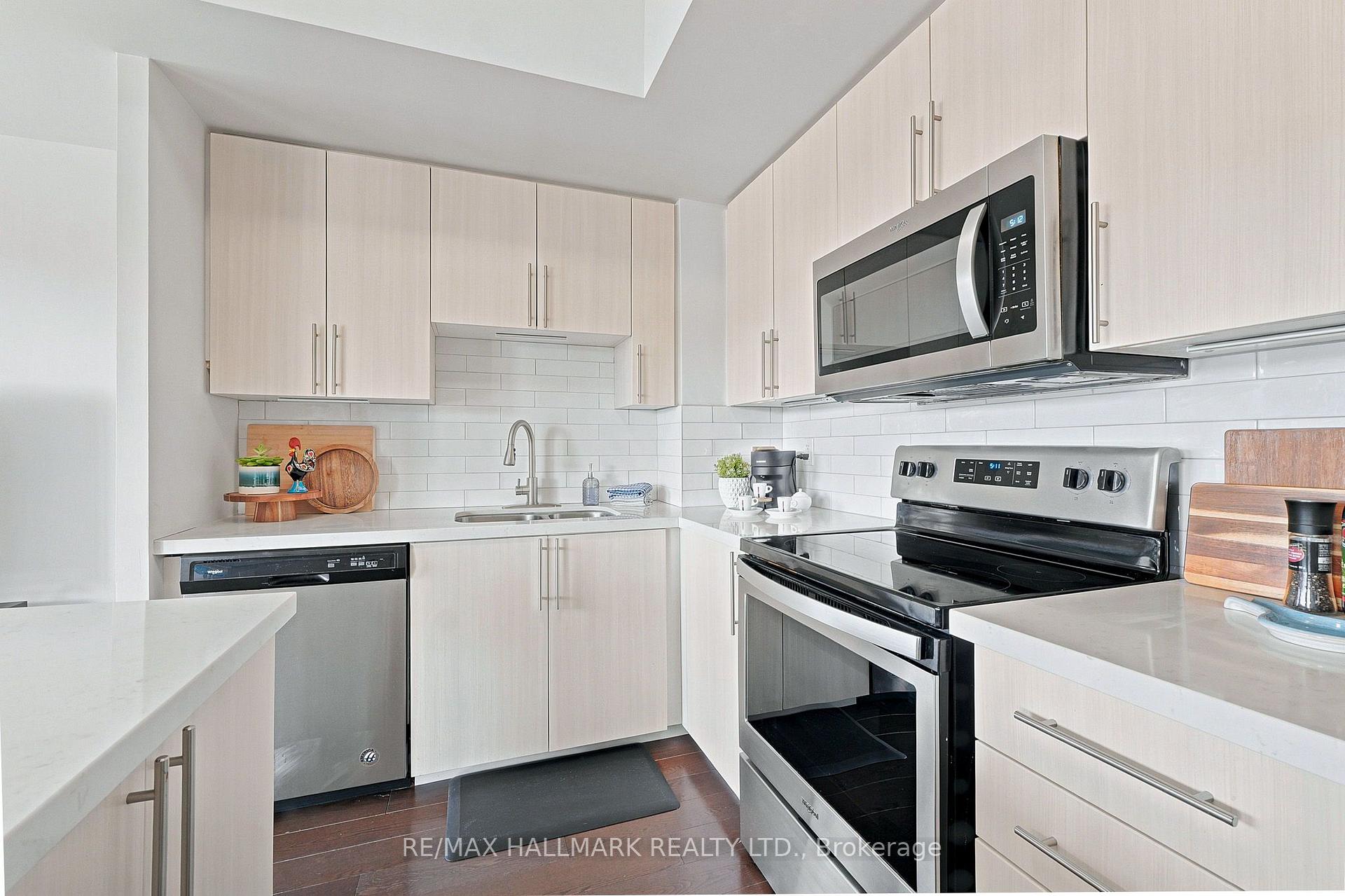 Photo 8 of Unit 203B, 5279 Highway 7, Vaughan, Vaughan Grove — HOMEH
