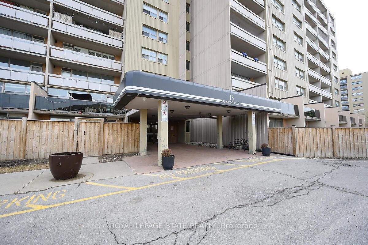 Photo 2 of Unit 811, 15 Albright Road, Hamilton, Vincent — HOMEH