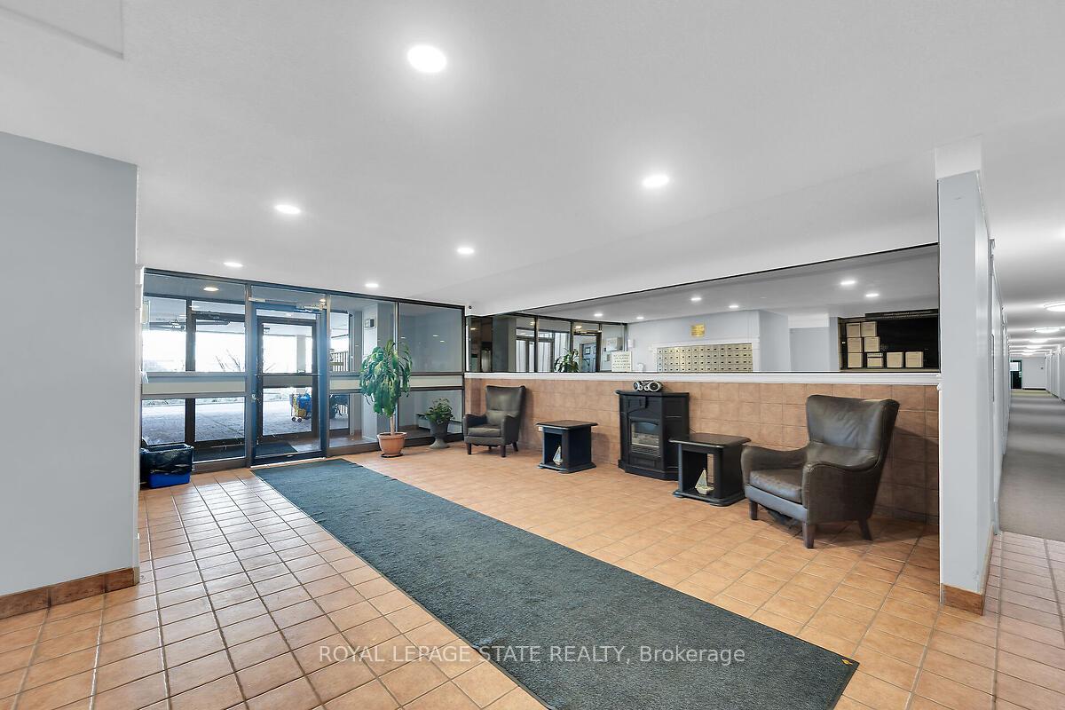 Photo 4 of Unit 811, 15 Albright Road, Hamilton, Vincent — HOMEH