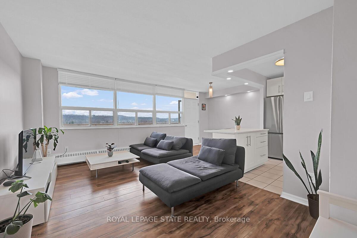 Photo 5 of Unit 811, 15 Albright Road, Hamilton, Vincent — HOMEH