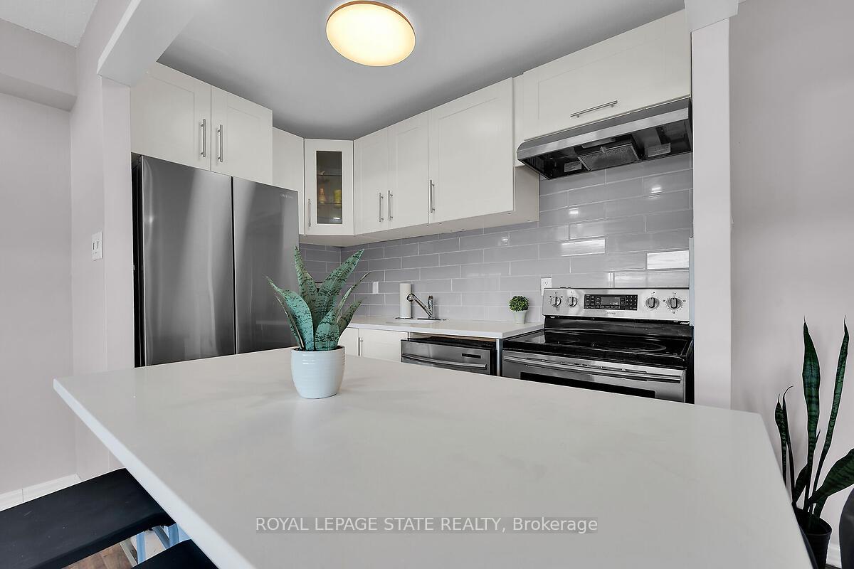 Photo 10 of Unit 811, 15 Albright Road, Hamilton, Vincent — HOMEH