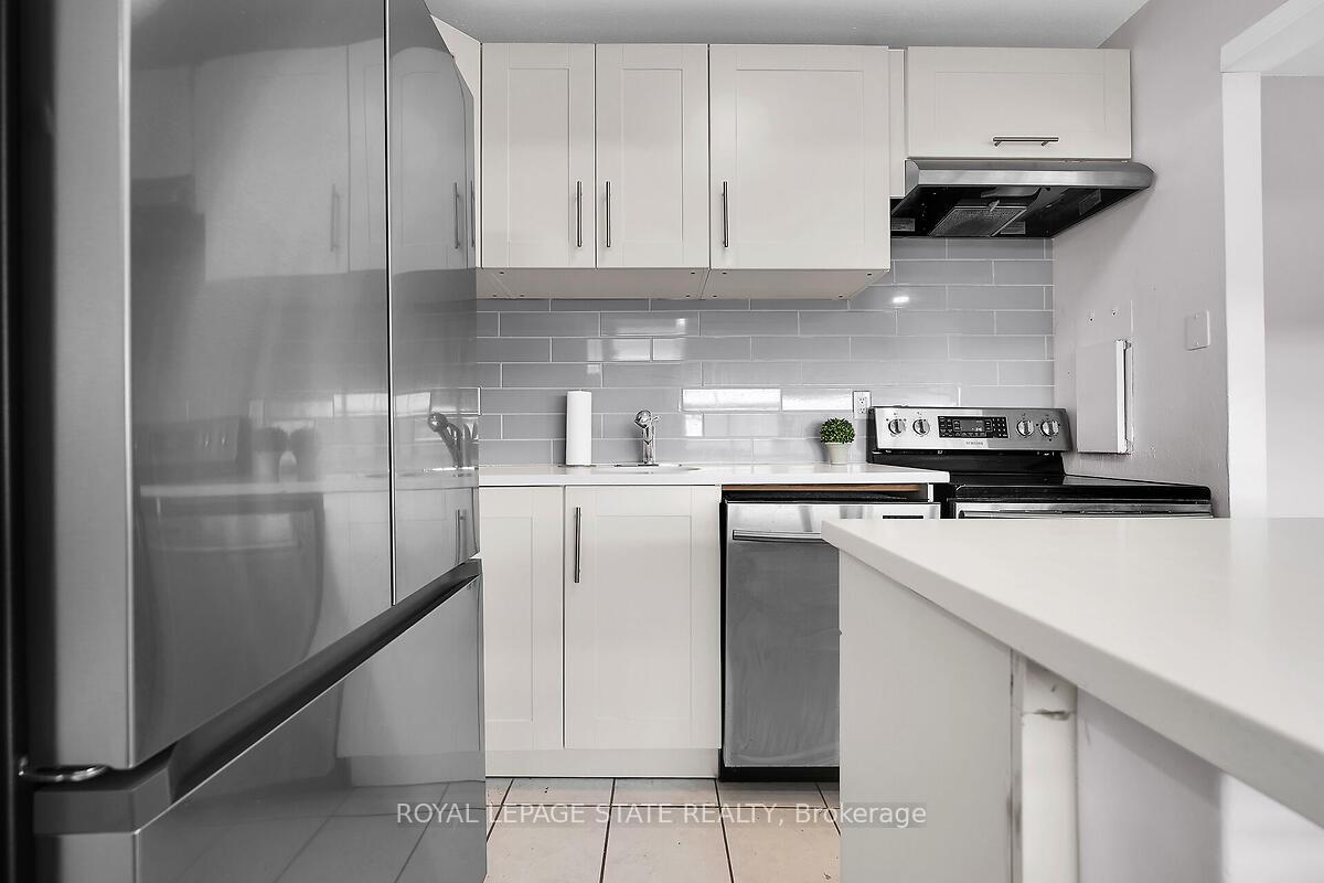 Photo 11 of Unit 811, 15 Albright Road, Hamilton, Vincent — HOMEH