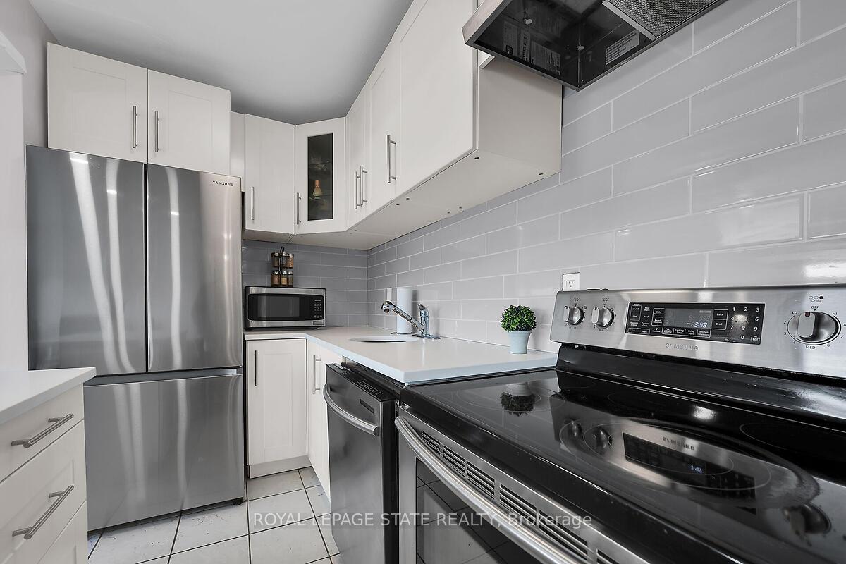 Photo 12 of Unit 811, 15 Albright Road, Hamilton, Vincent — HOMEH