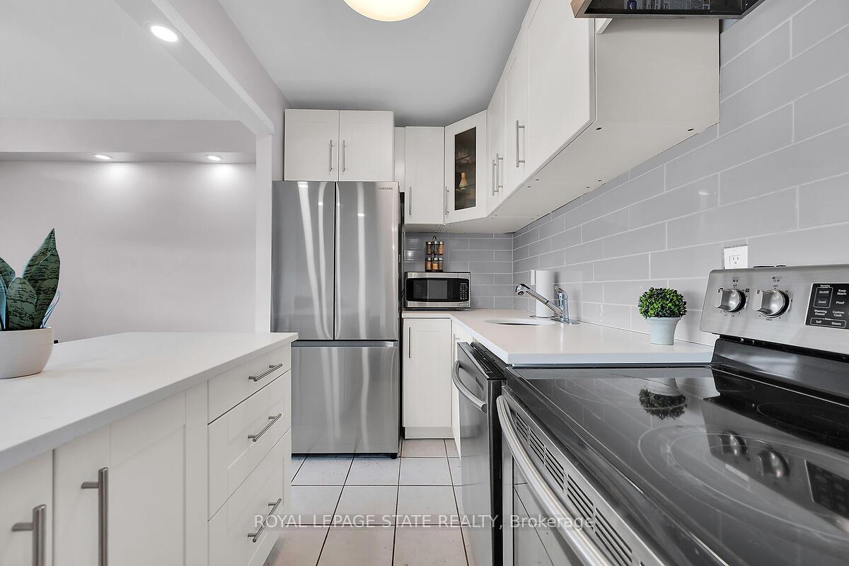 Photo 13 of Unit 811, 15 Albright Road, Hamilton, Vincent — HOMEH