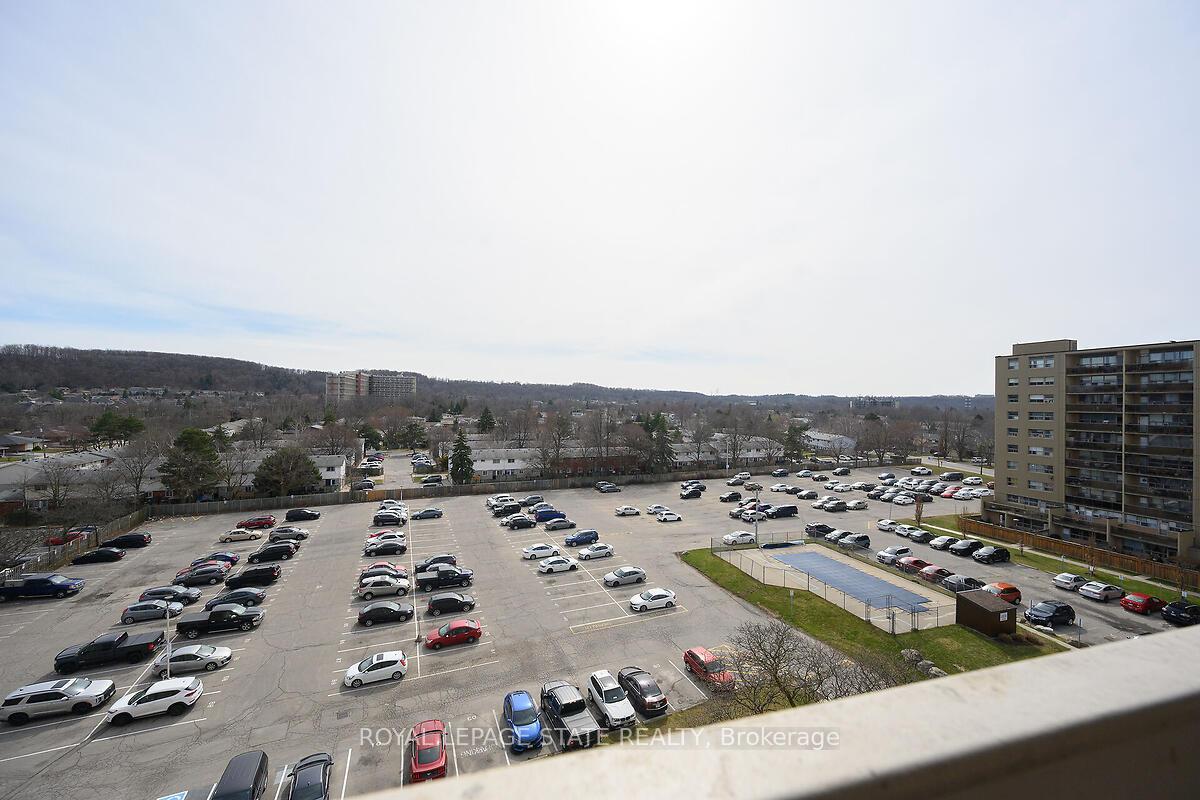 Photo 18 of Unit 811, 15 Albright Road, Hamilton, Vincent — HOMEH