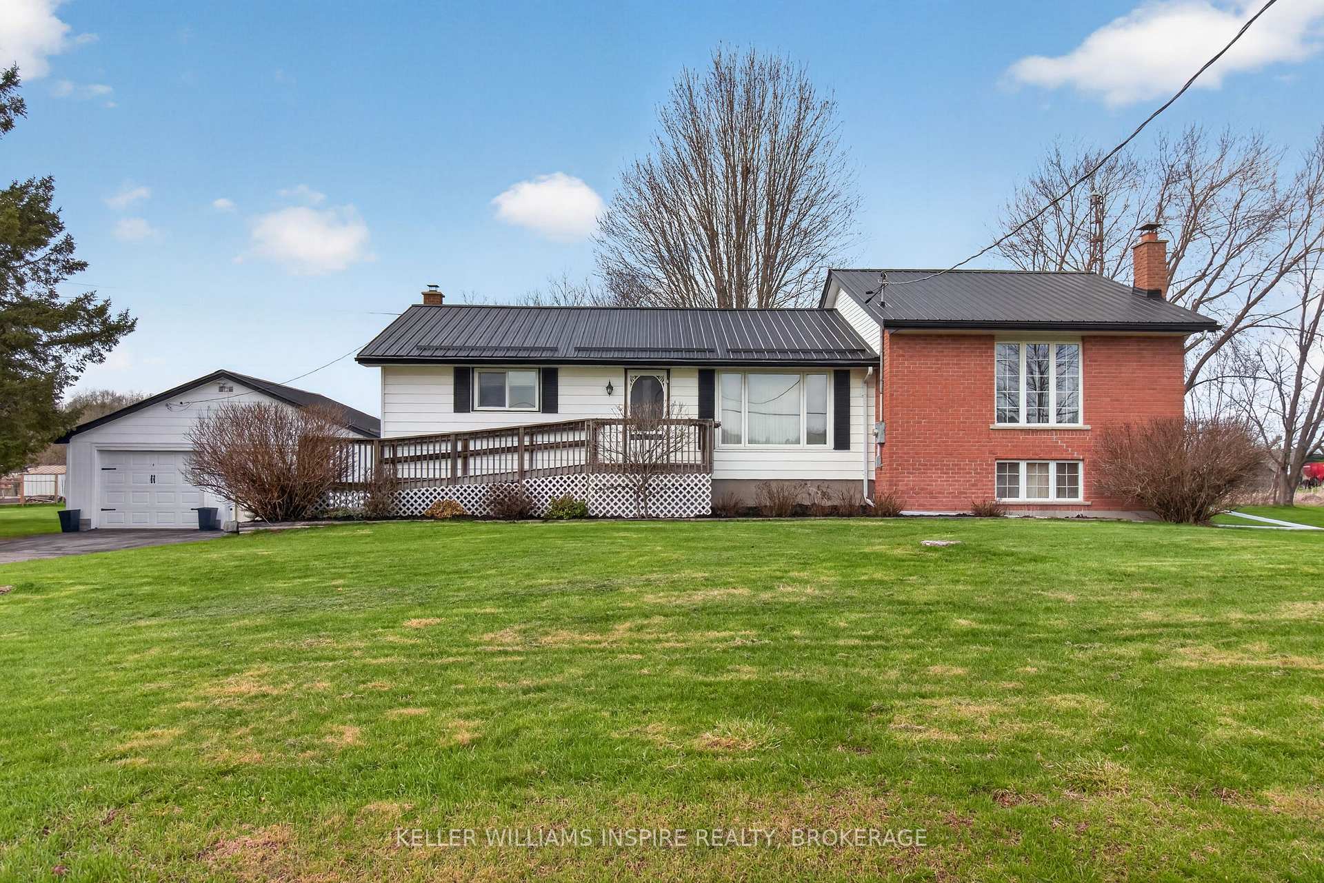 Photo 1 of 337 Simmons Road, Loyalist, Lennox and Addington - South — HOMEH