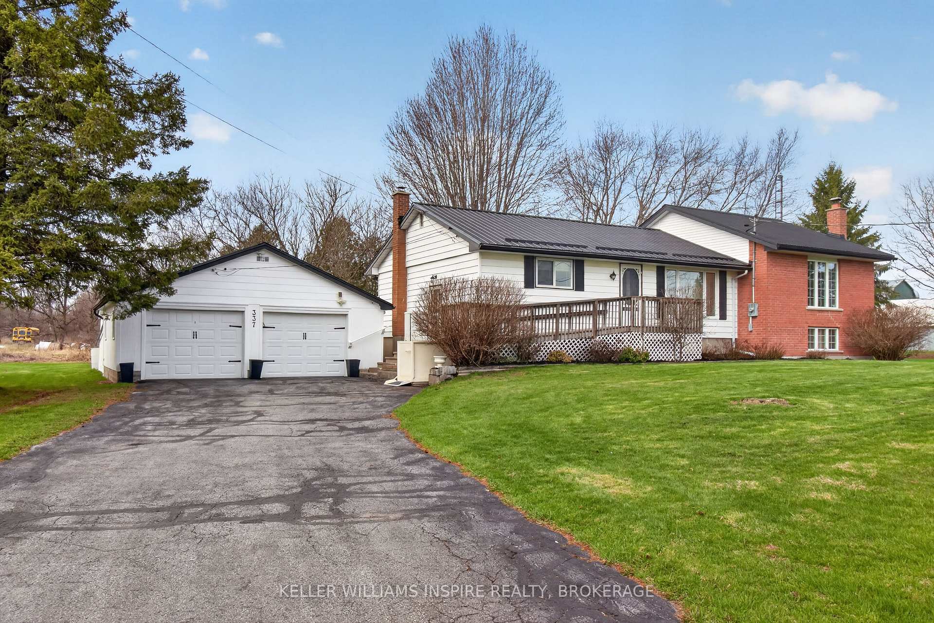 Photo 4 of 337 Simmons Road, Loyalist, Lennox and Addington - South — HOMEH
