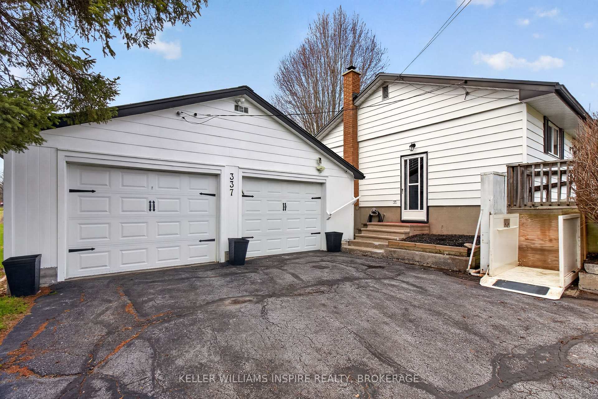Photo 5 of 337 Simmons Road, Loyalist, Lennox and Addington - South — HOMEH