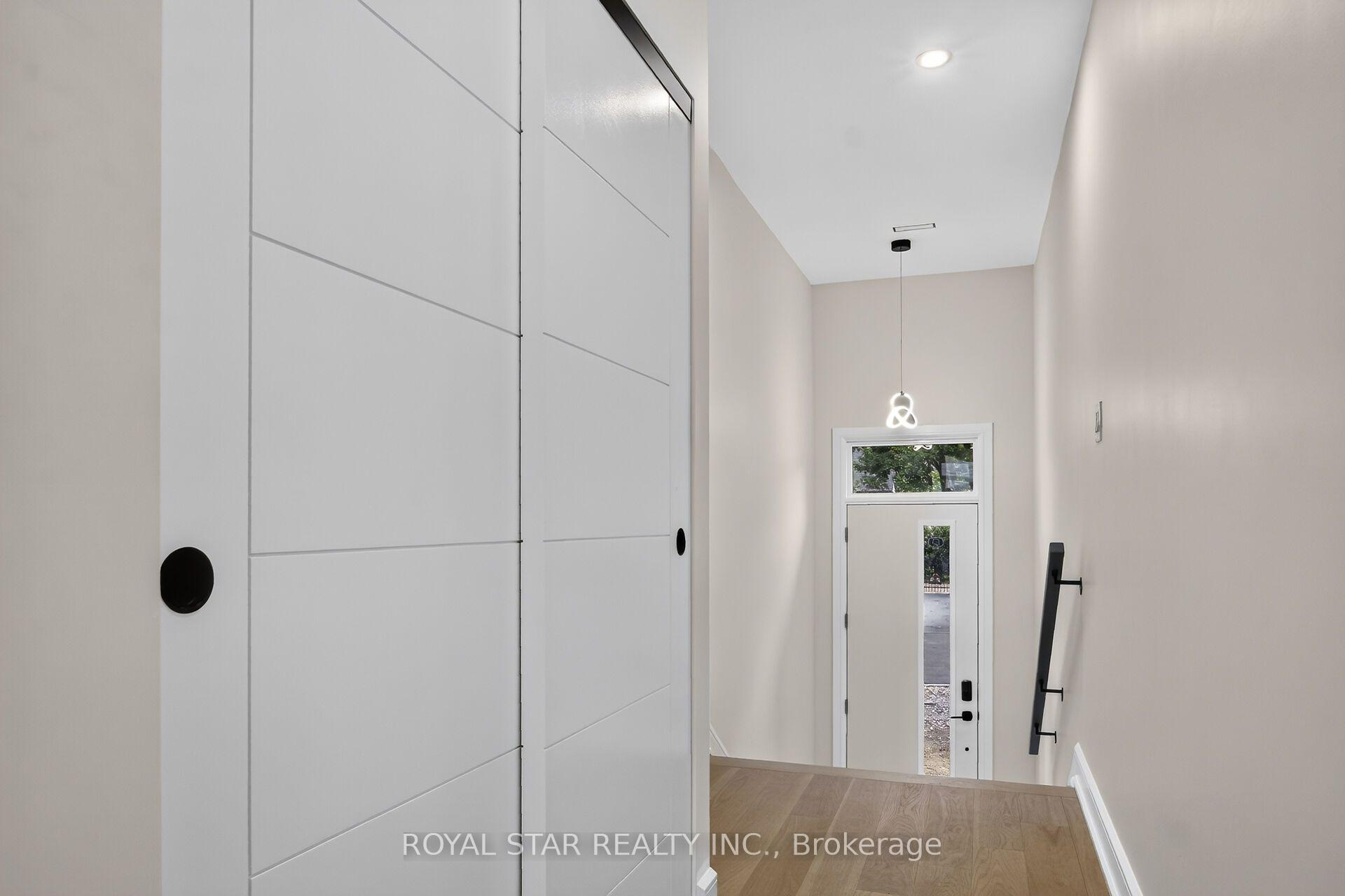 Photo 3 of Unit A, 526 Mutual Street, Ottawa, Overbrook — HOMEH
