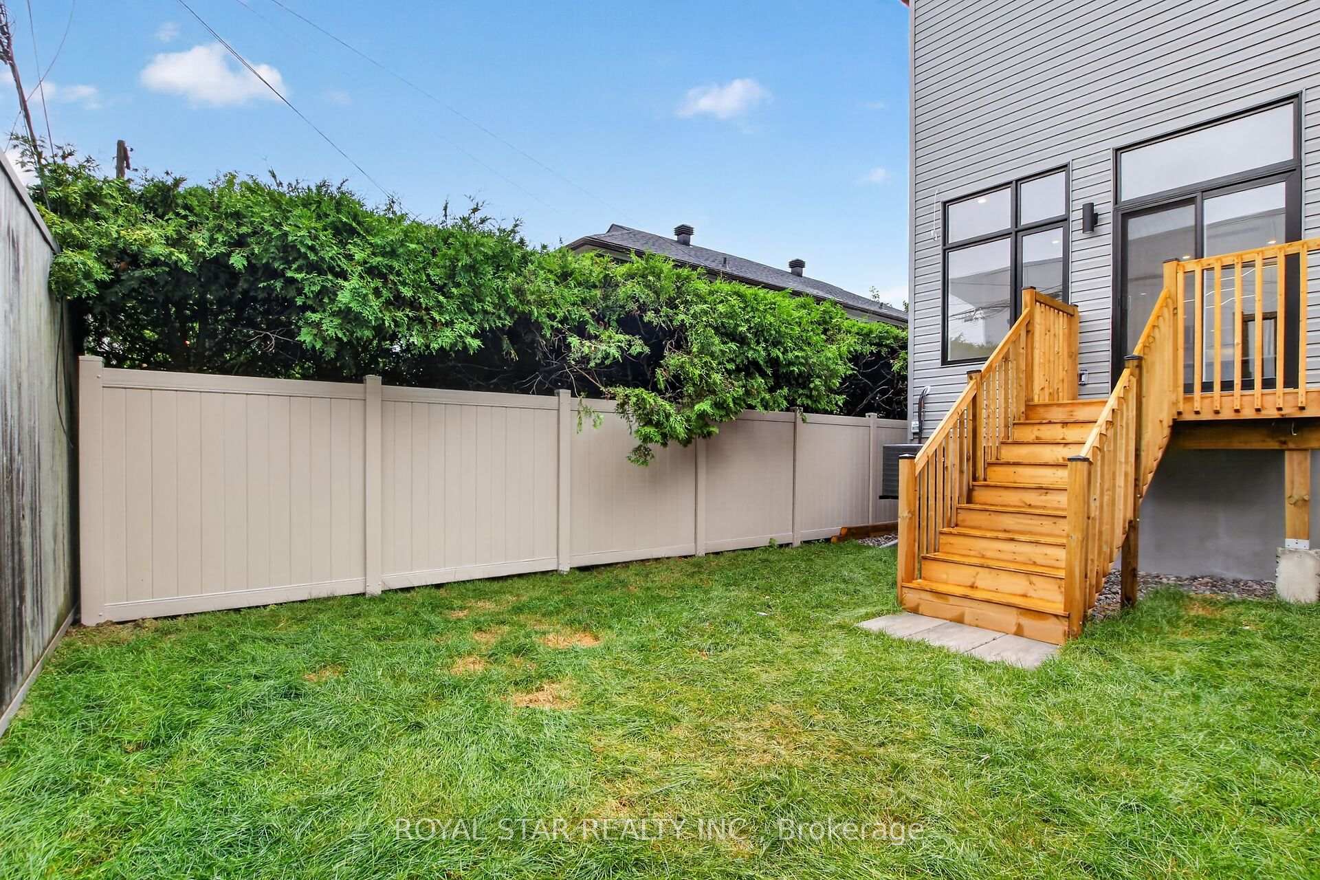 Photo 29 of Unit A, 526 Mutual Street, Ottawa, Overbrook — HOMEH